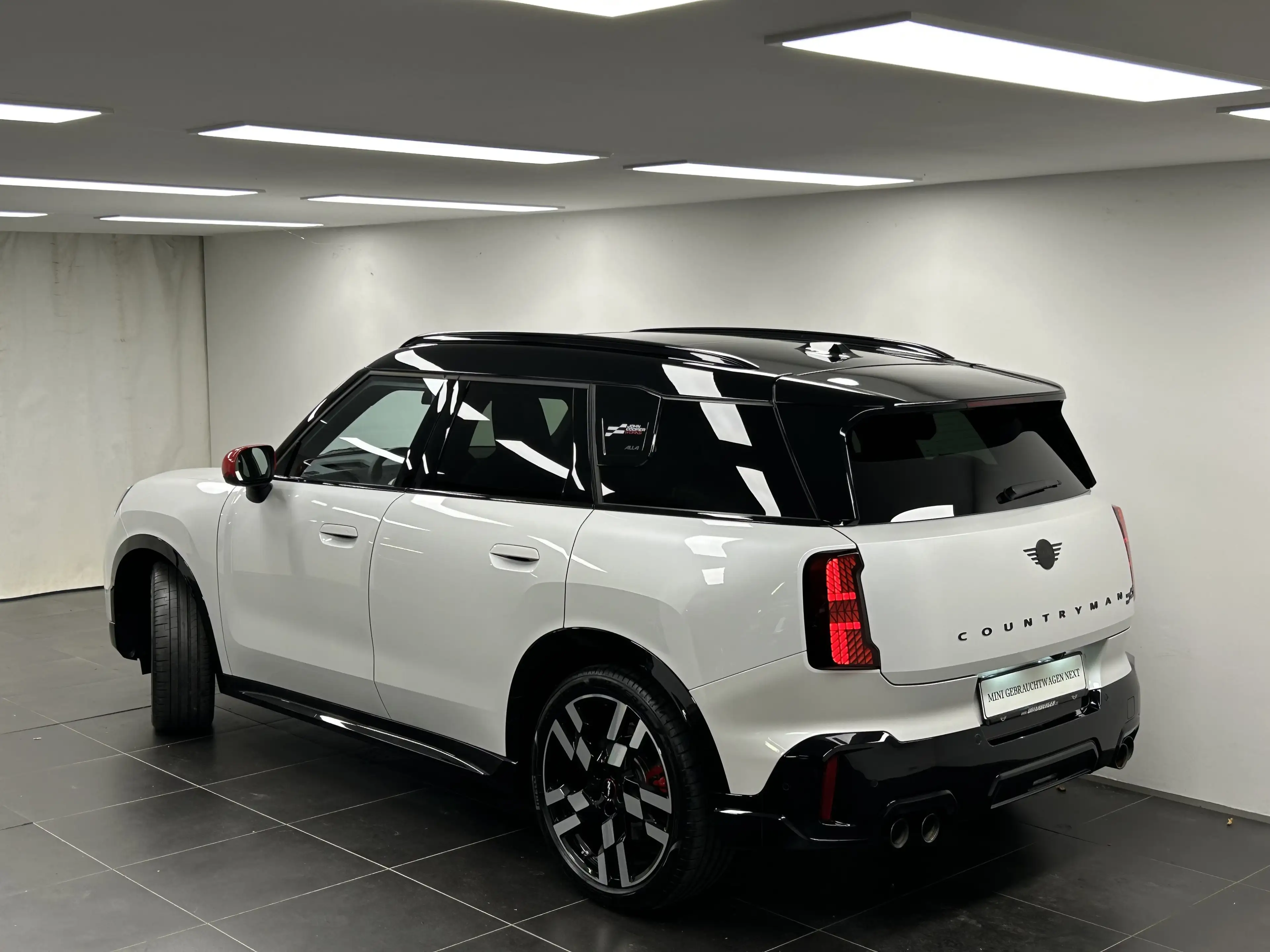 MINI John Cooper Works Countryman John Cooper Works Countryman ALL4 — photo 3