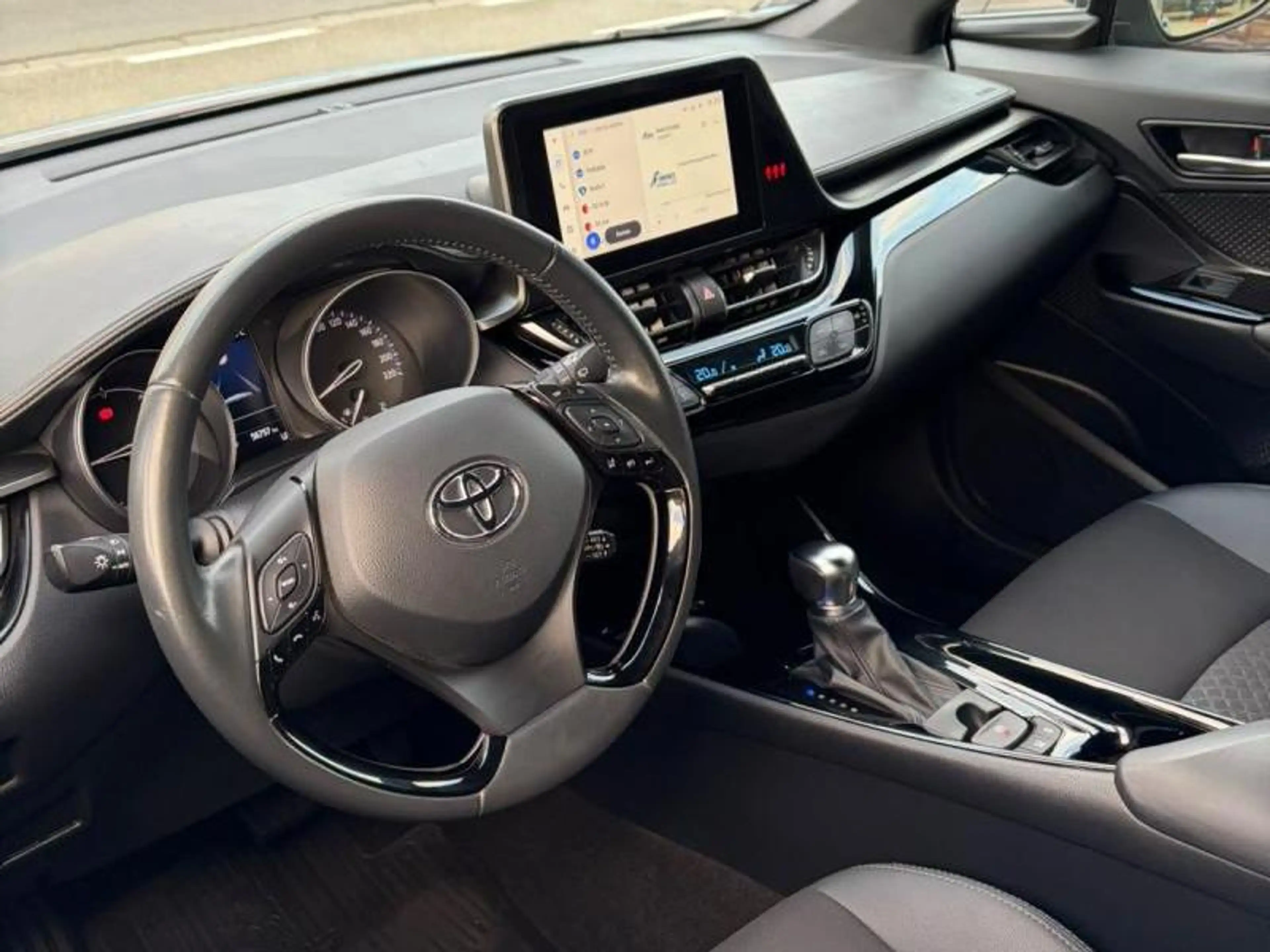 Toyota C-HR C-LUB Mono-Tone — photo 5