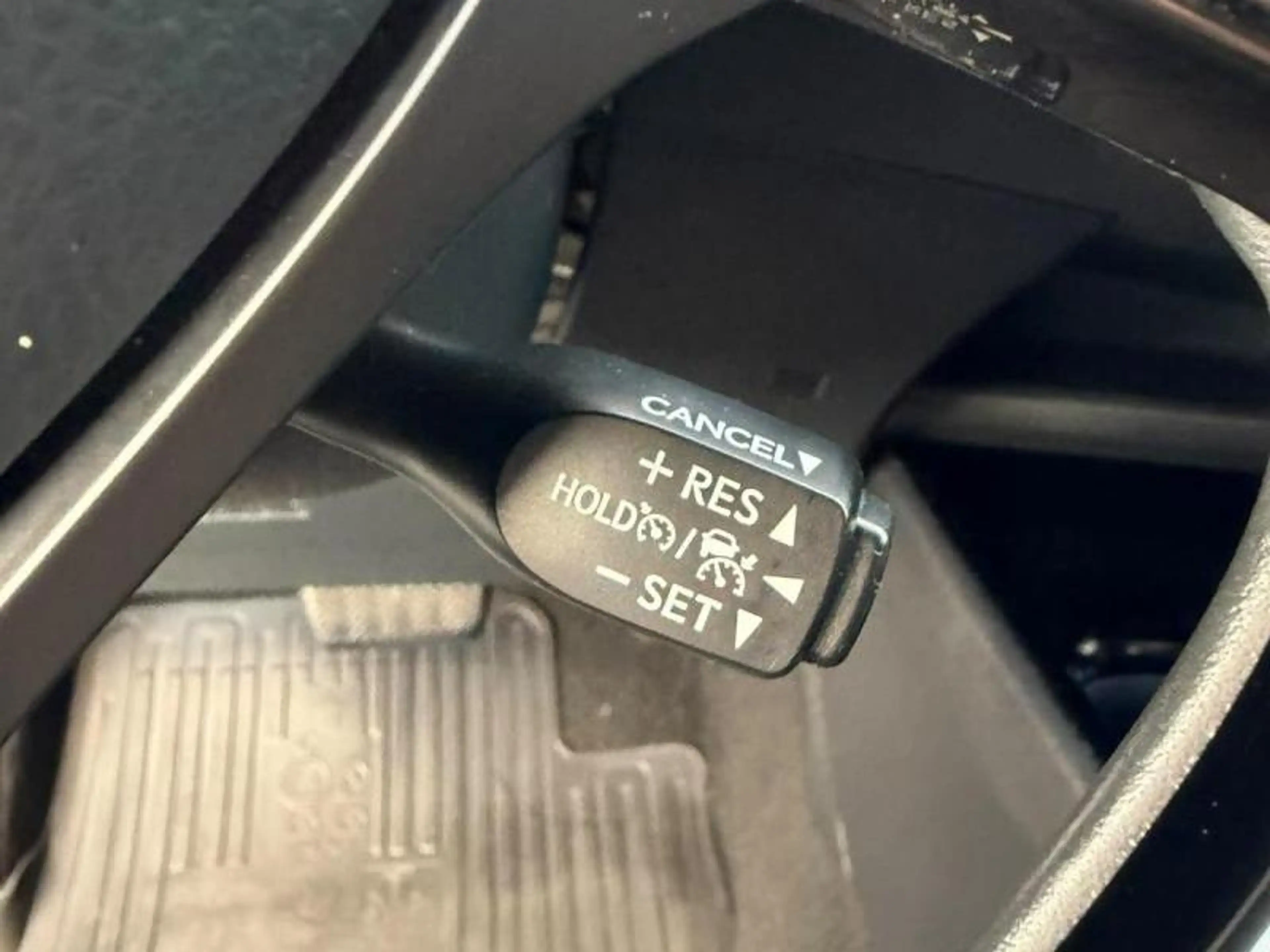 Toyota C-HR C-LUB Mono-Tone — photo 13
