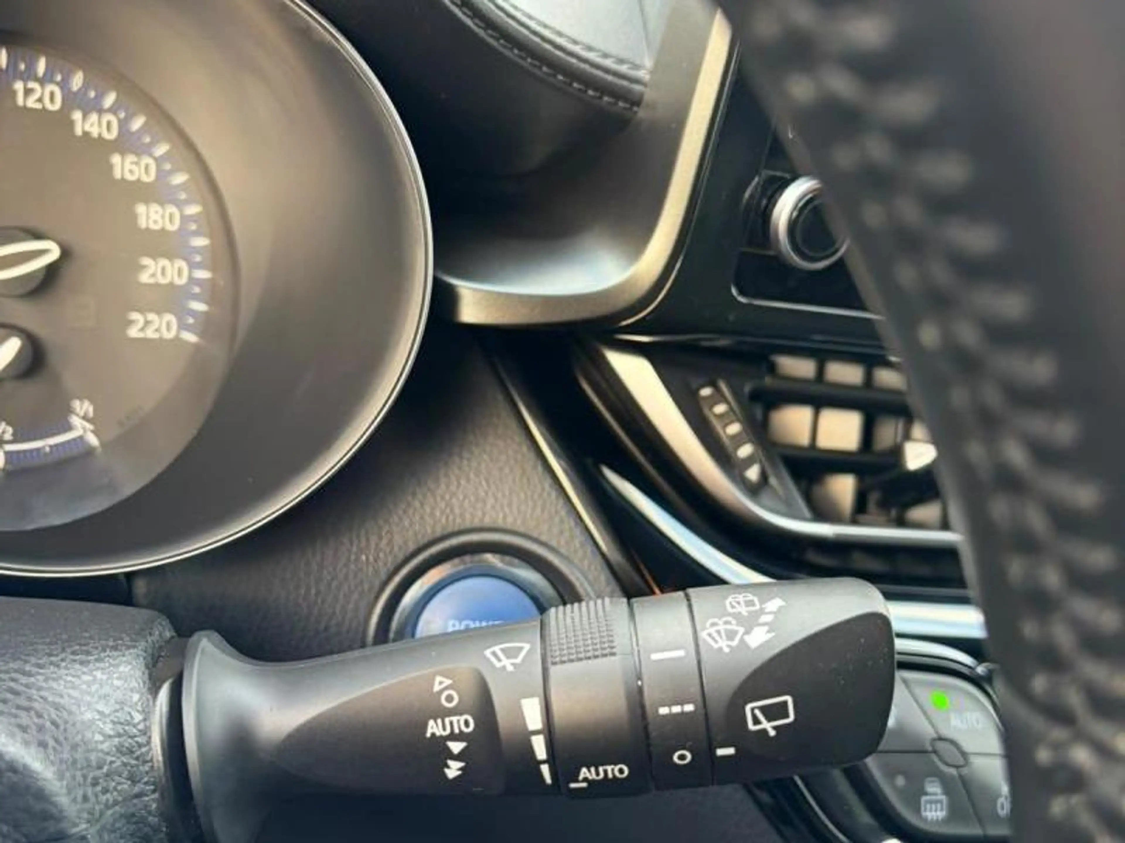 Toyota C-HR C-LUB Mono-Tone — photo 12
