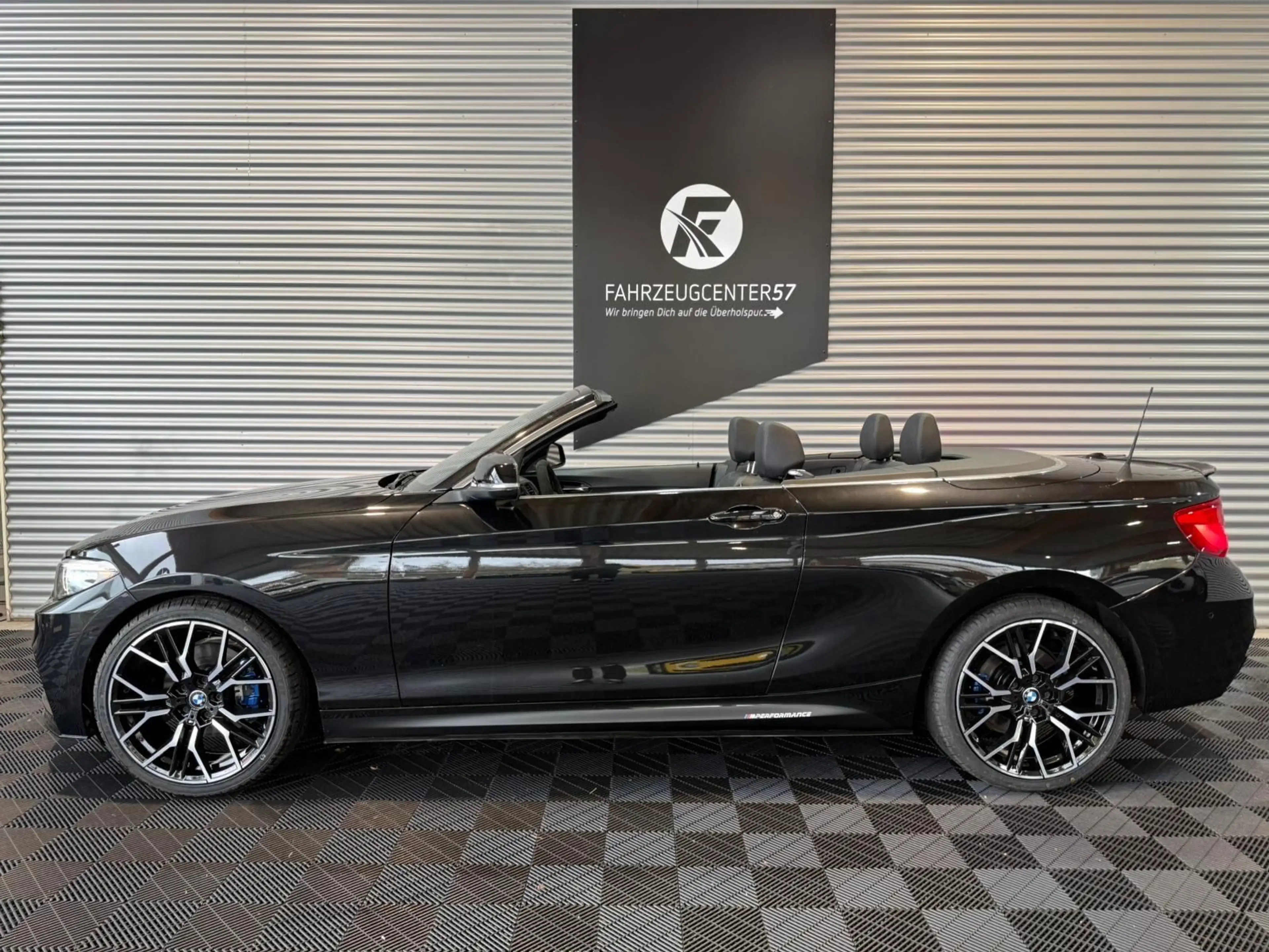 BMW 230 i Cabrio xDrive/CARPLAY/ADAP.LED/H&K — photo 3