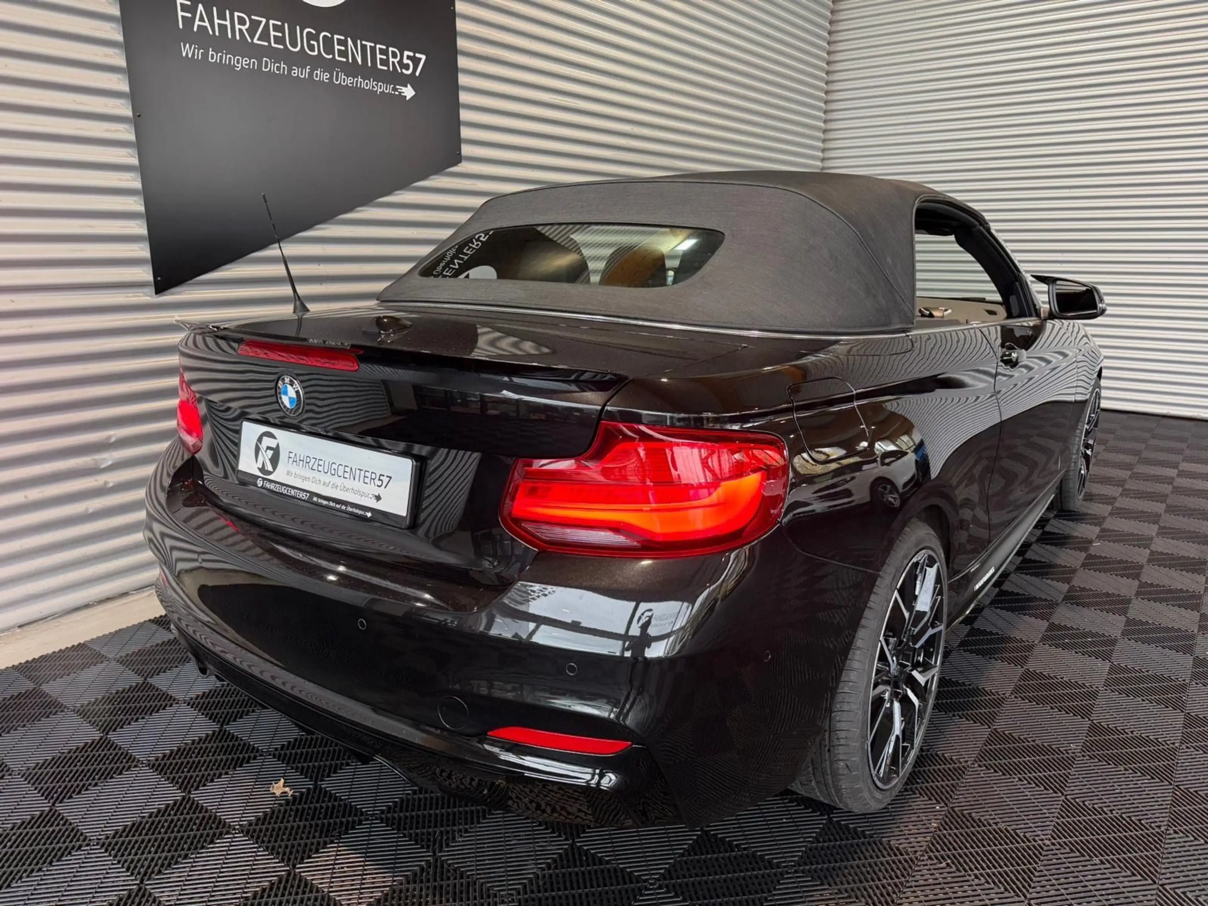 BMW 230 i Cabrio xDrive/CARPLAY/ADAP.LED/H&K — photo 8