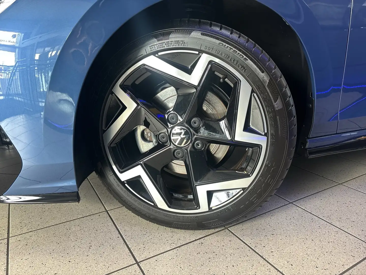 Volkswagen Golf R -Line 1.5 eTSI DSG 1,99%+LED+KAMERA+HUD+ACC+NAVI Blau - 2