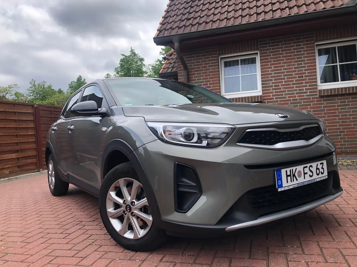 Kia Stonic Stonic 1.4Edition 7 Grau - 2