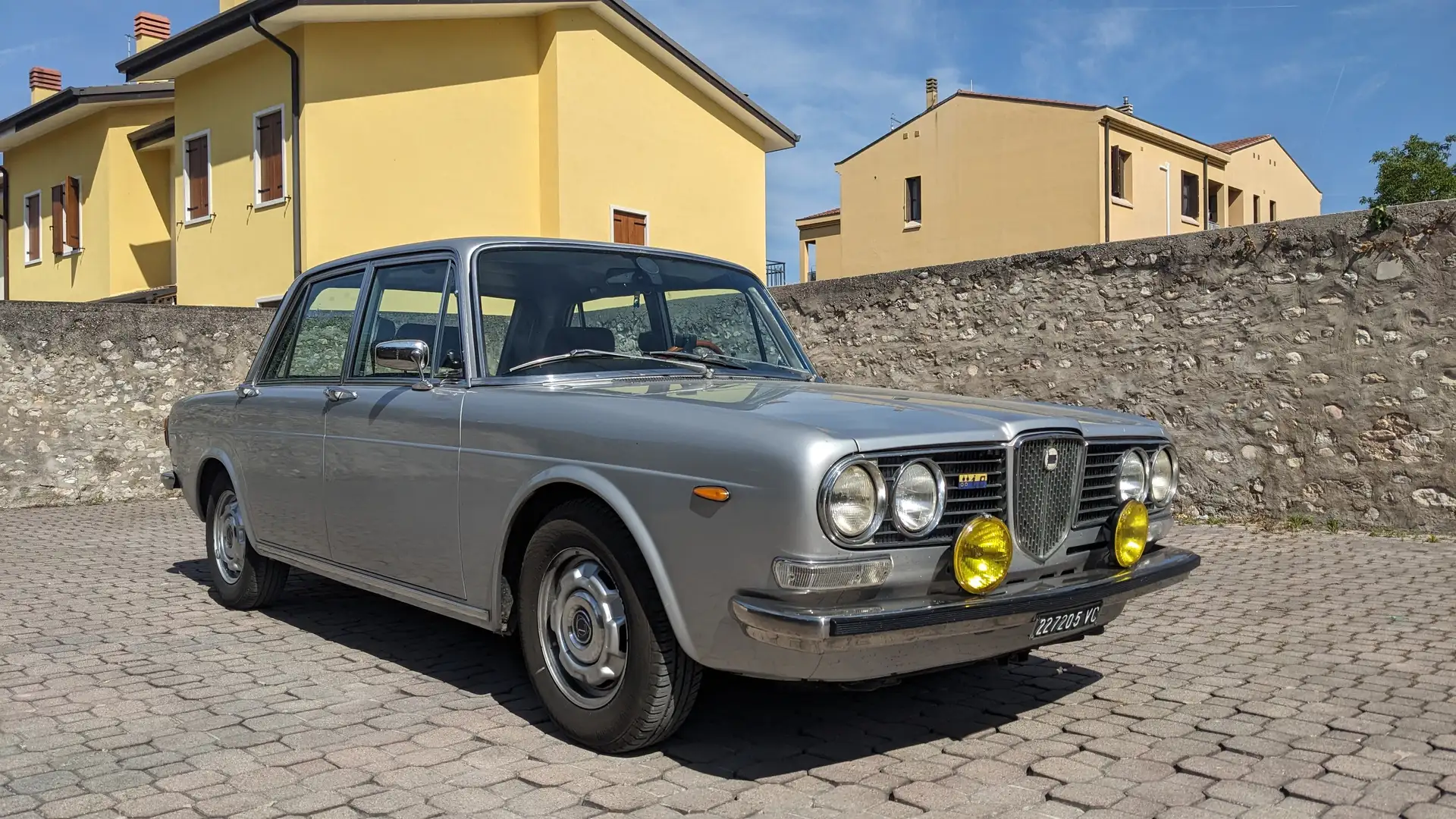 Lancia Sonstige 2000 iniezione Silber - 1