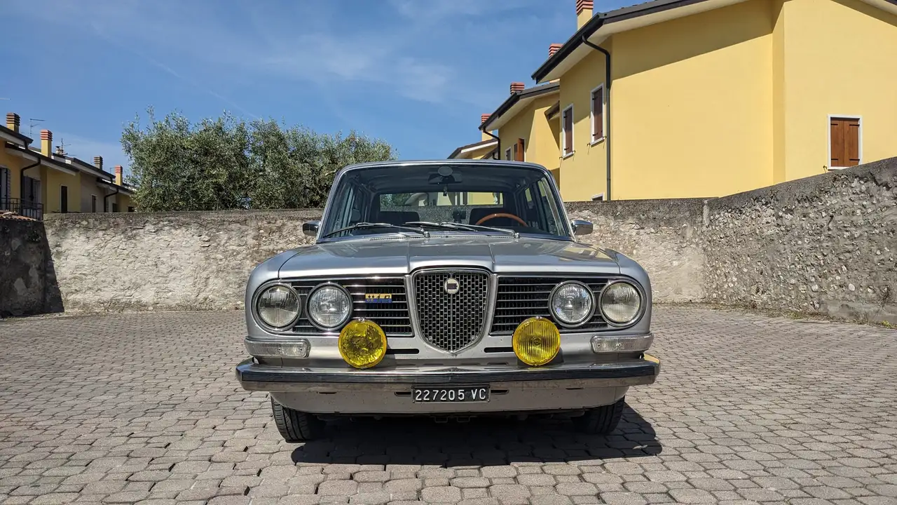 Lancia 2000 iniezione, foto 4