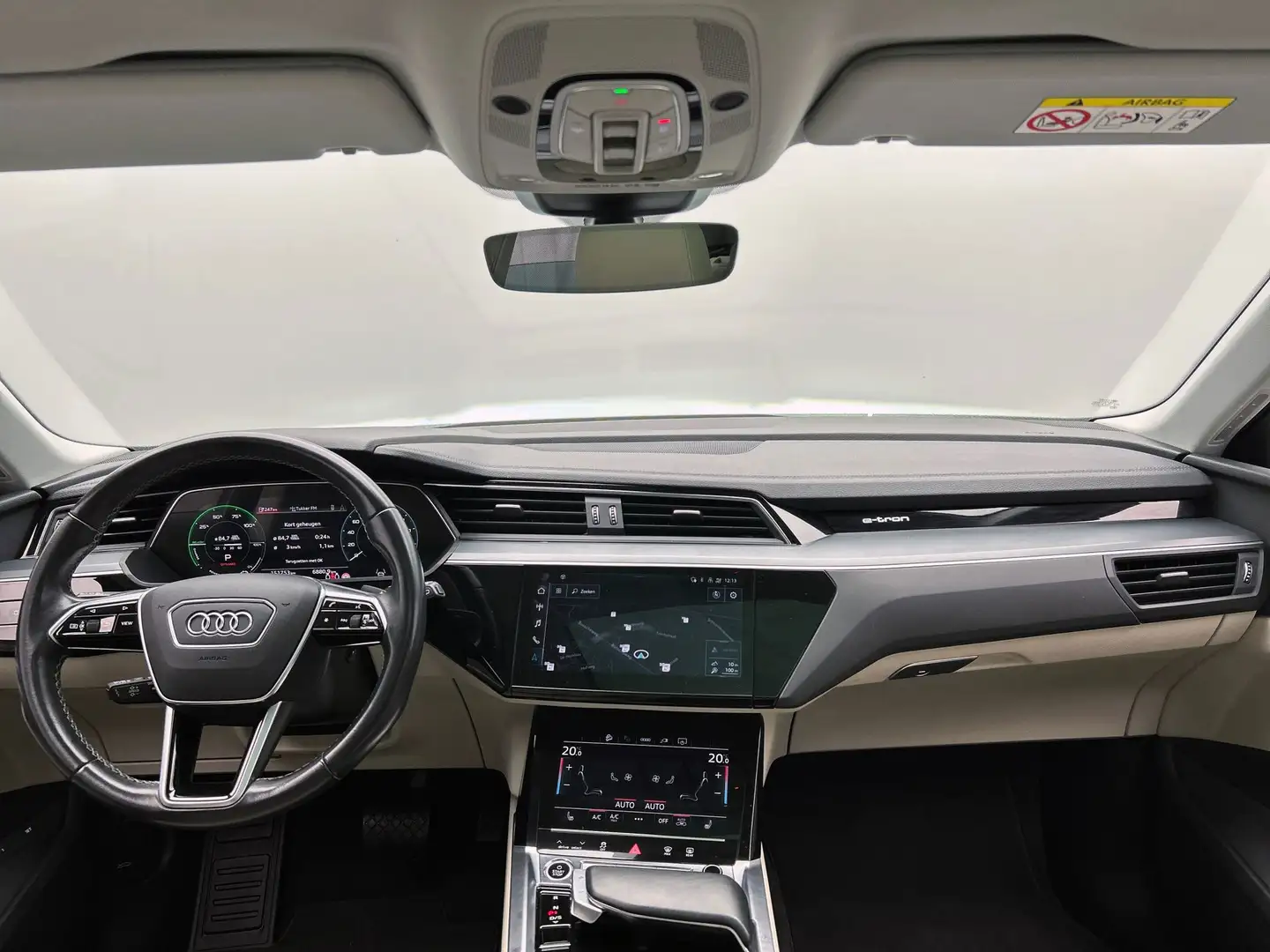 Audi Q8 e-tron 55 quattro Advanced Edition SOH 93,4% | Pano/Dak | Grau - 2