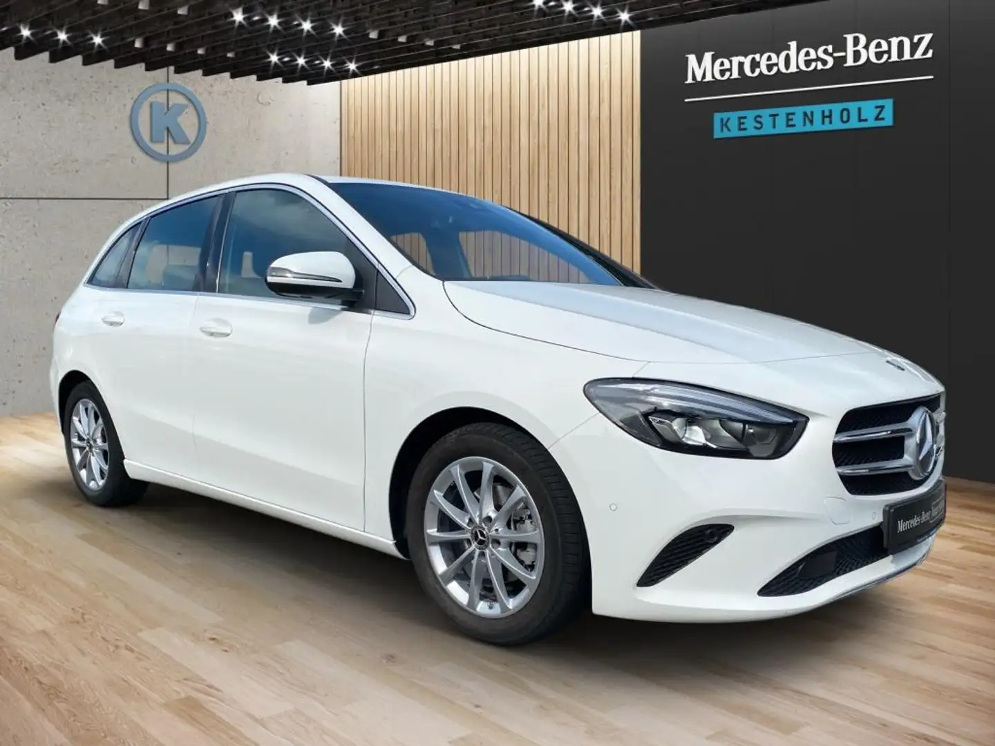 Mercedes-Benz B 180 *MBUX*NAVI*360*LED*SHZ*KLIMA*DISTR* Білий - 2
