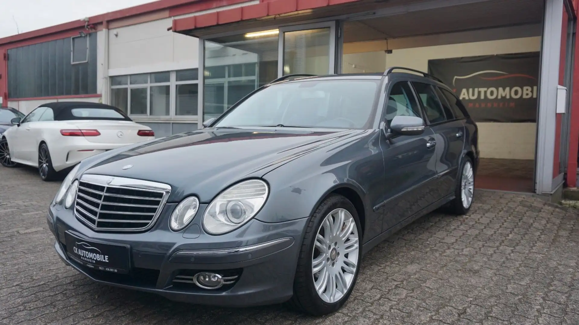 Mercedes-Benz E 320 T-Modell NAVI LEDER GSD AUTOMAT 7-SITZE! Gris - 2