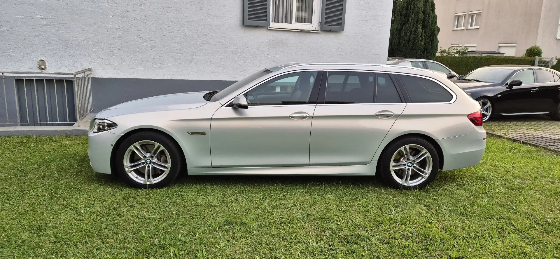 BMW 525 525d xDrive Touring Aut. Silber - 2