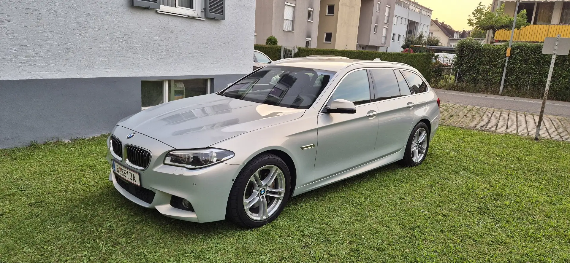 BMW 525 525d xDrive Touring Aut. Silber - 1