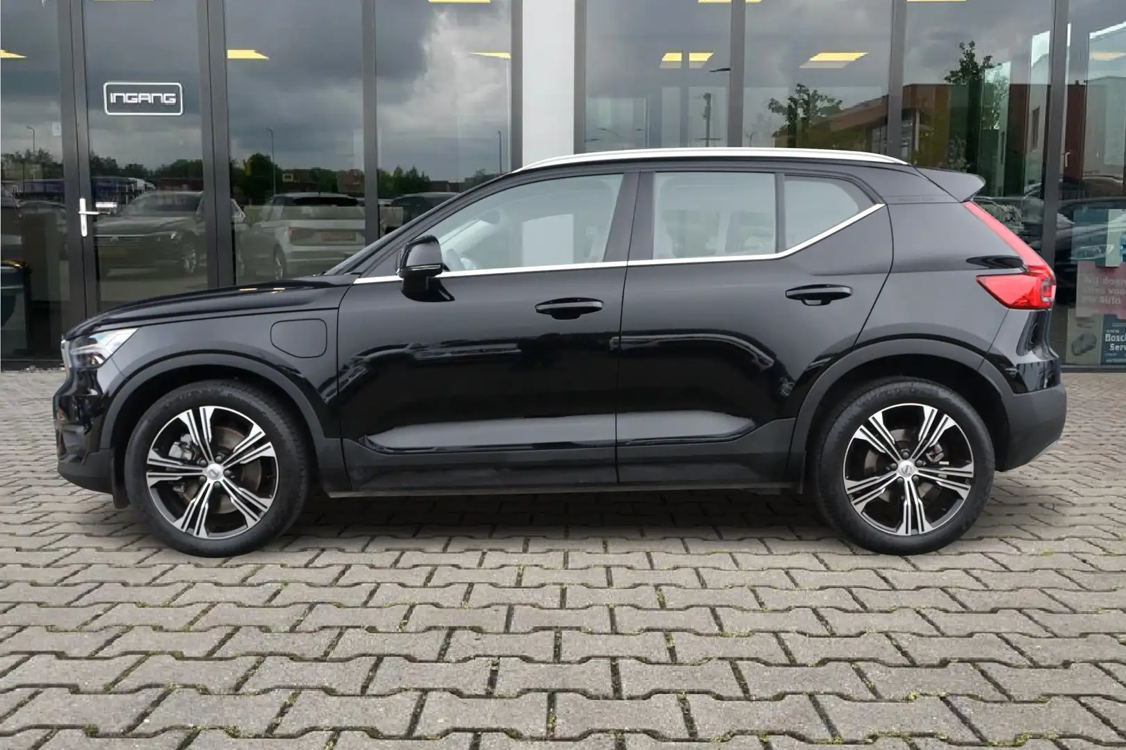 Volvo XC40 1.5 T5 Recharge Inscription | LED | DAB | Carplay Zwart - 2