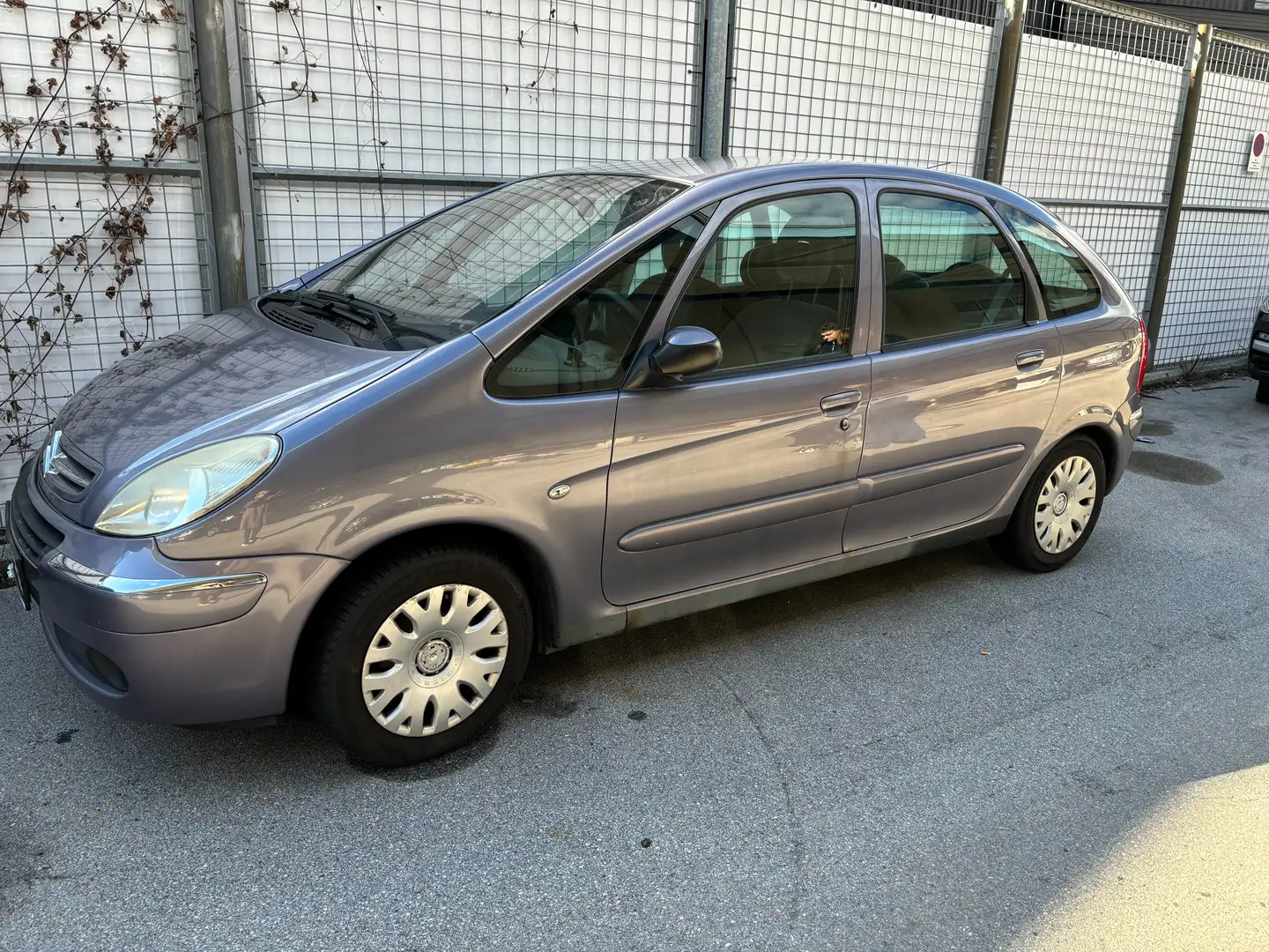 Citroen Xsara Picasso Xsara Picasso 1,6 HDi 16V Family Family Grau - 2