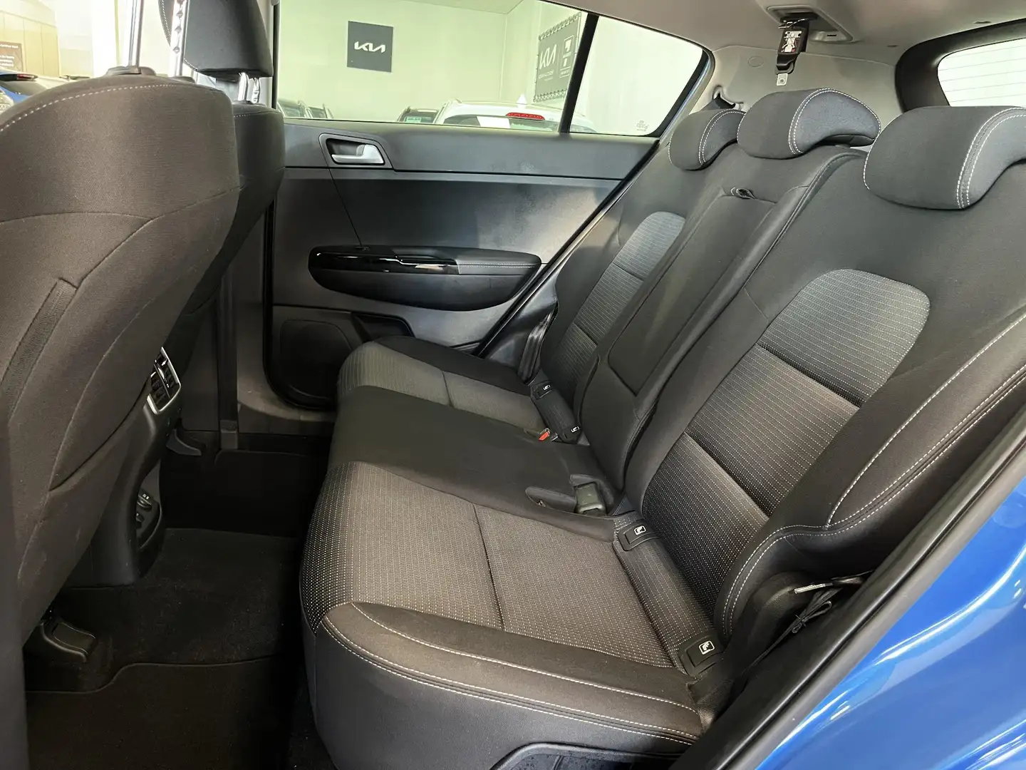Kia Sportage 1.6 T-GDI 4WD DynamicLine Blauw - 2