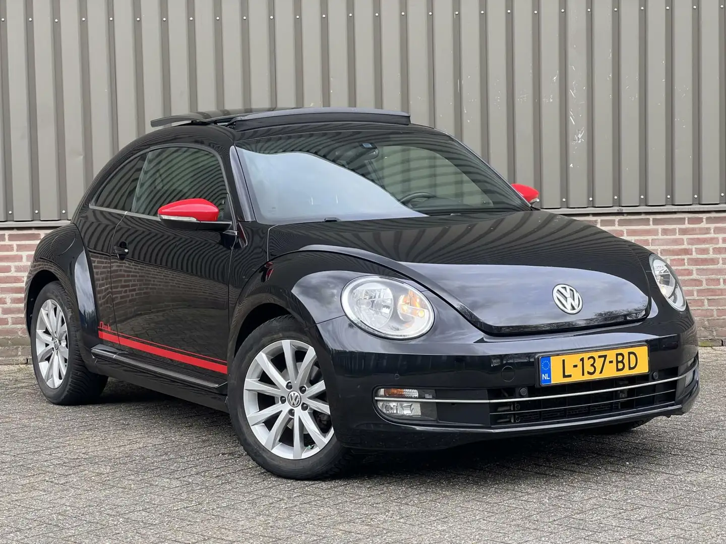 Volkswagen Beetle 1.2 TSI Exclusive Club Pano Cruise Navi Fekete - 2