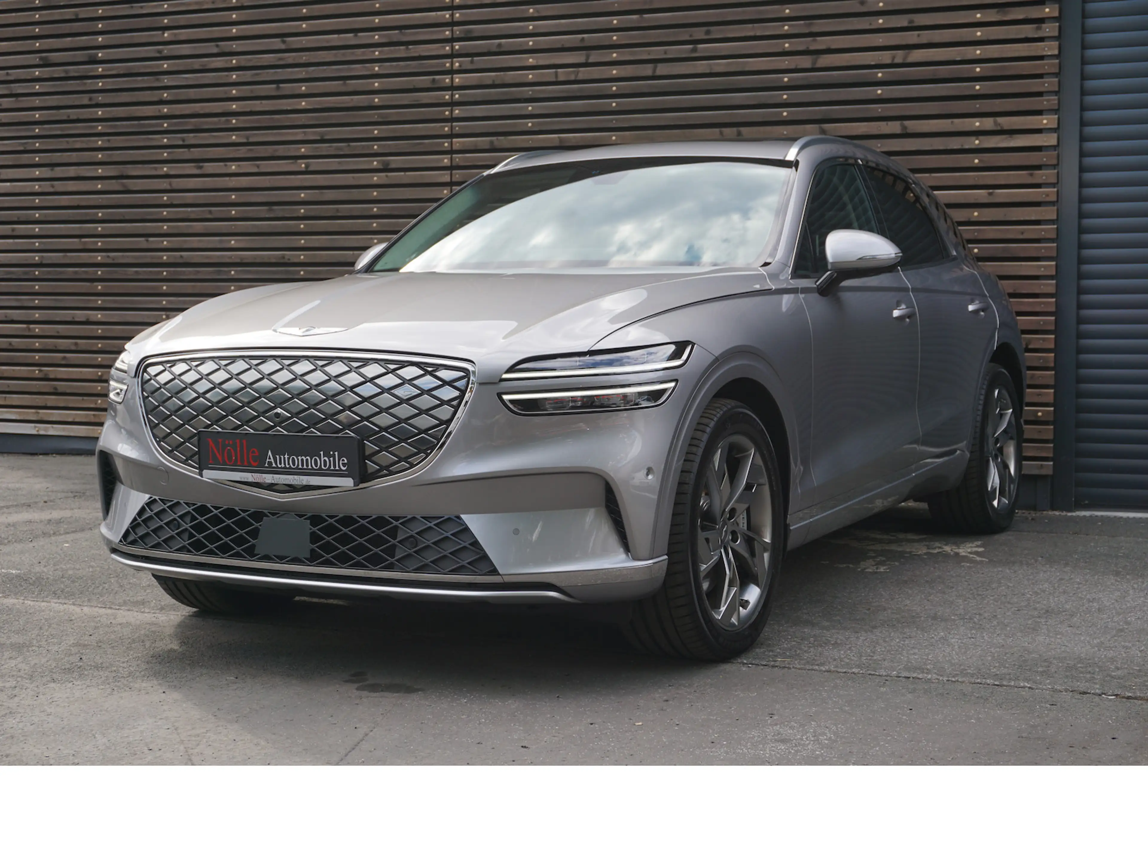 Genesis GV70 Sport Electrified 4WD Pano Massage 360° — photo 3