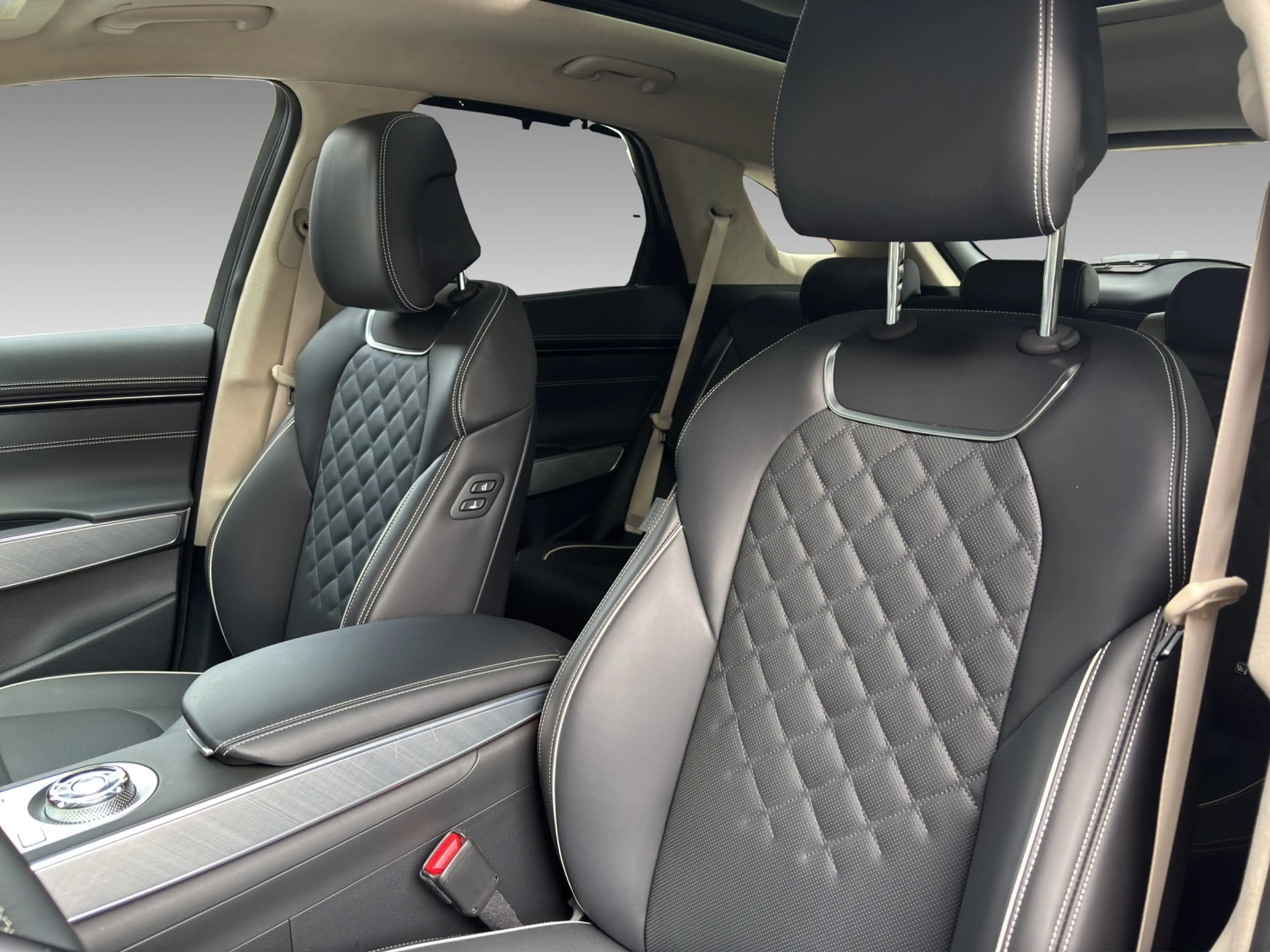 Genesis GV70 Sport Electrified 4WD Pano Massage 360° — photo 11
