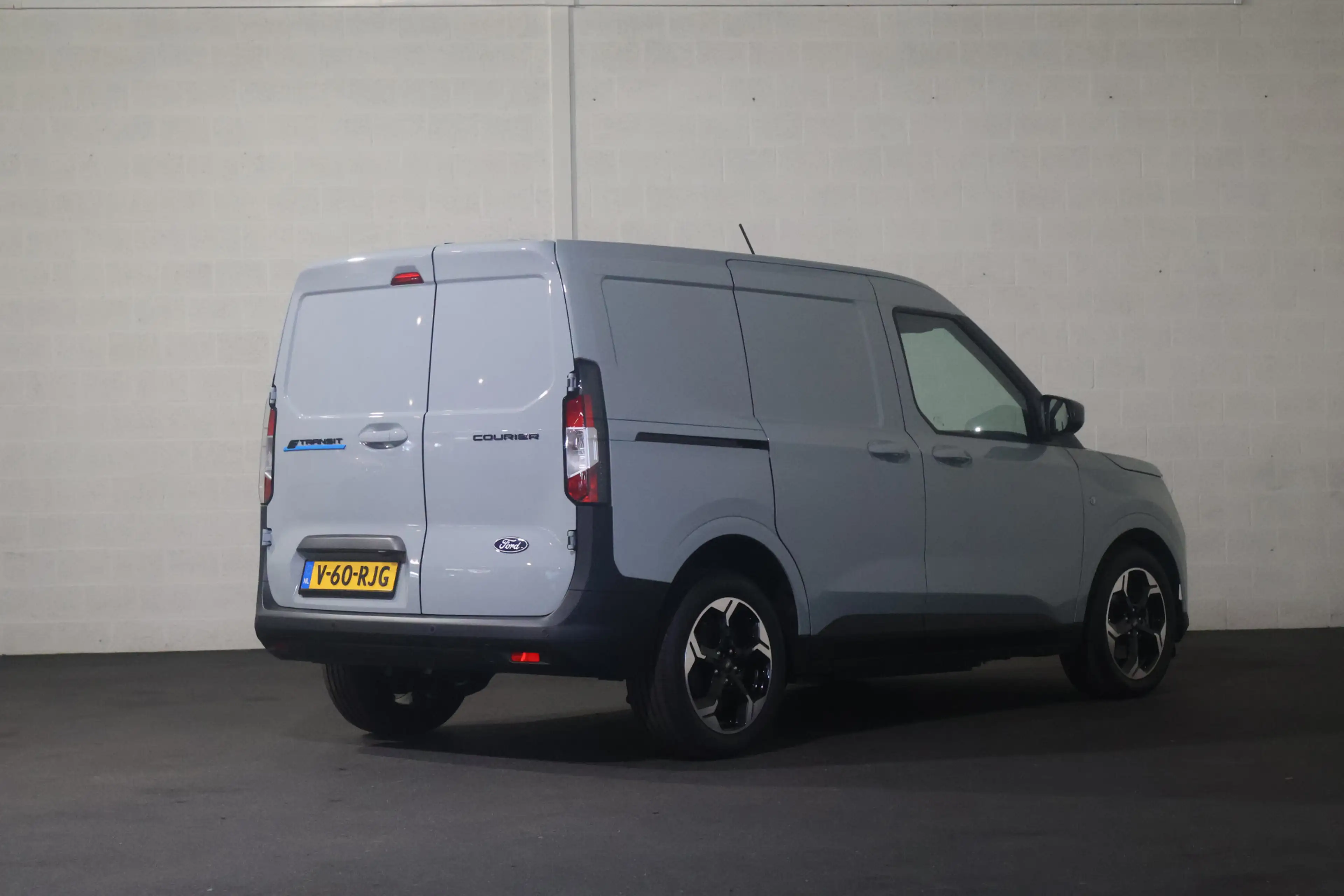 Ford Transit Courier E-Transit Limited 44 kWh Navigatie Airco — photo 7