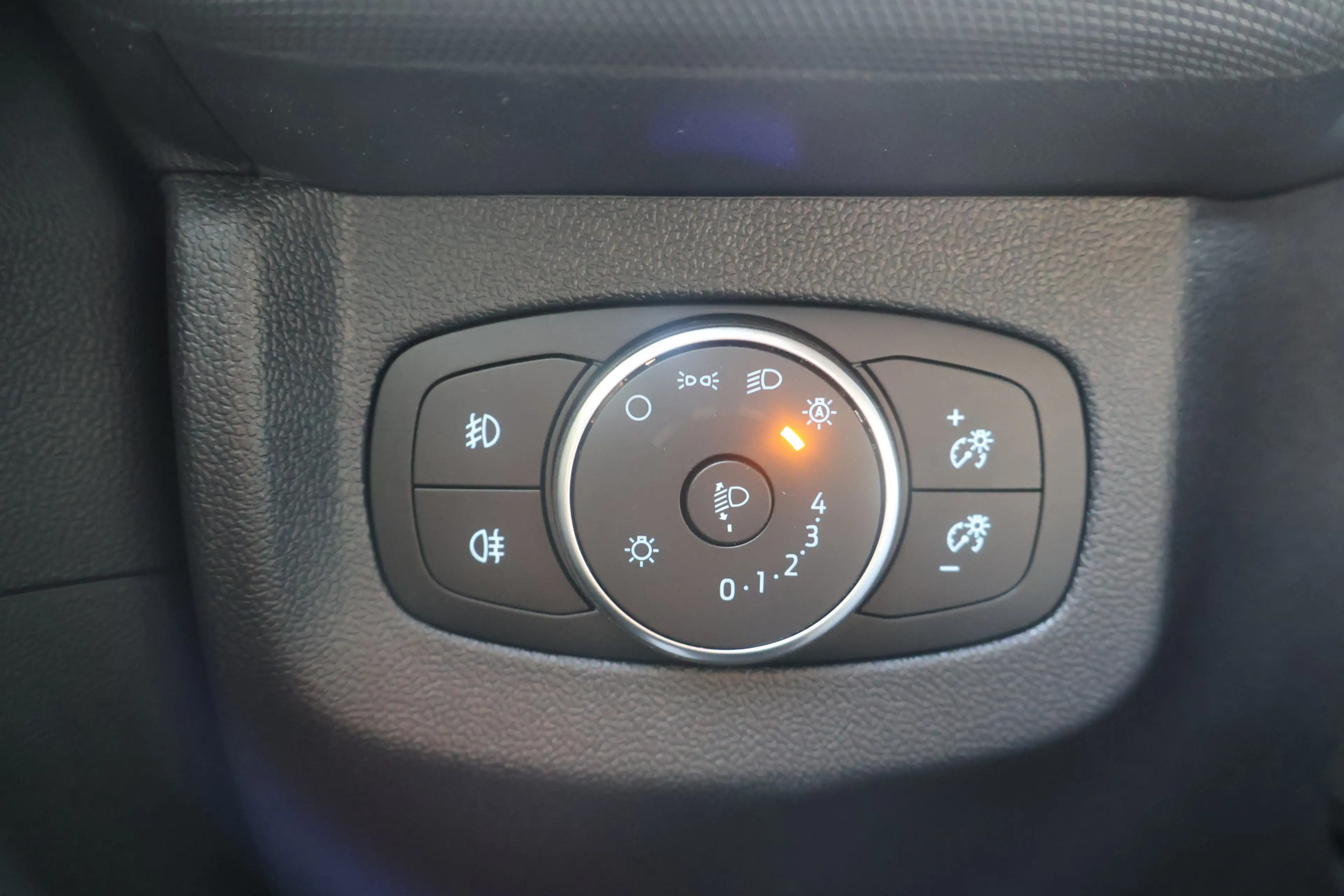 Ford Transit Courier E-Transit Limited 44 kWh Navigatie Airco — photo 24