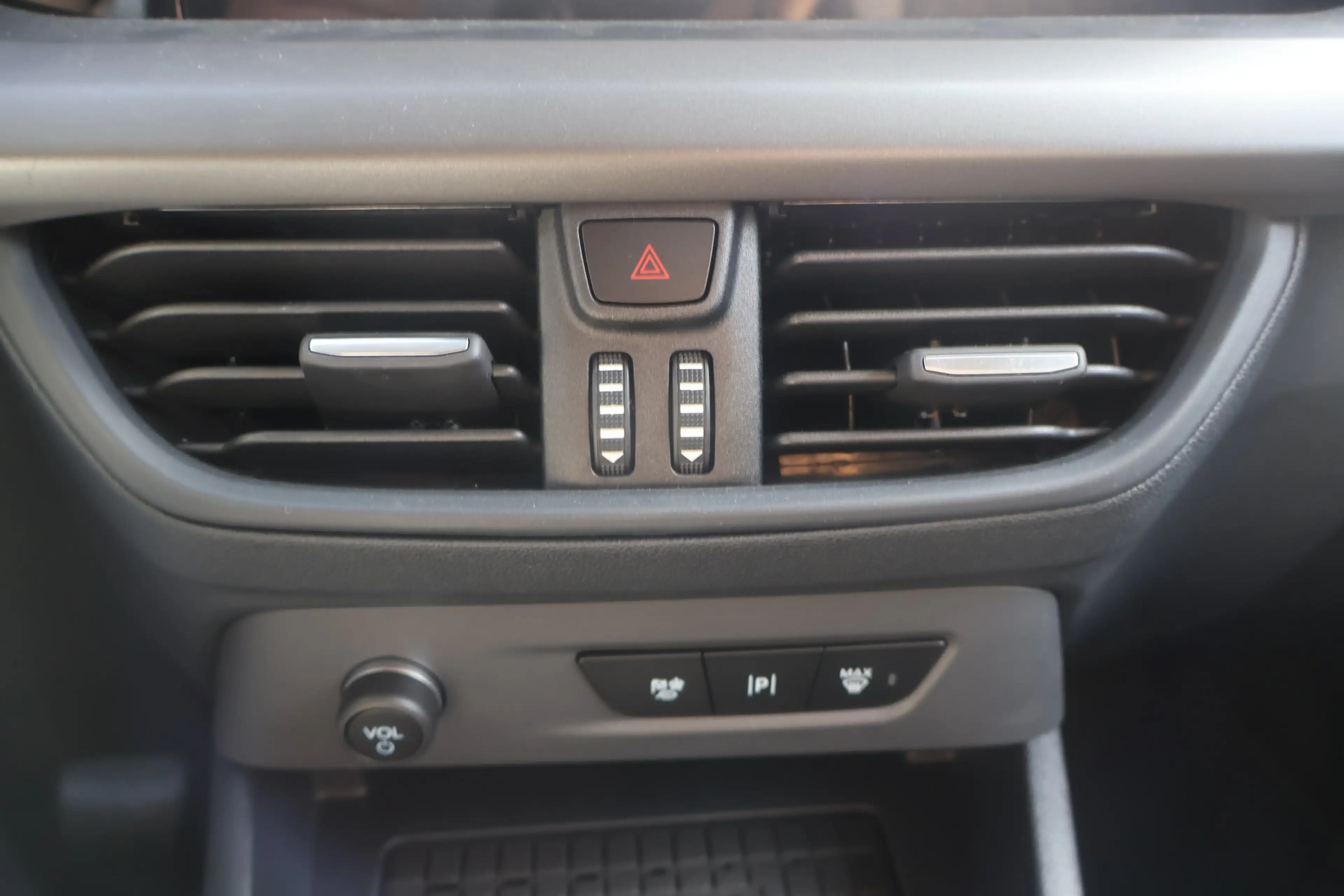 Ford Transit Courier E-Transit Limited 44 kWh Navigatie Airco — photo 29