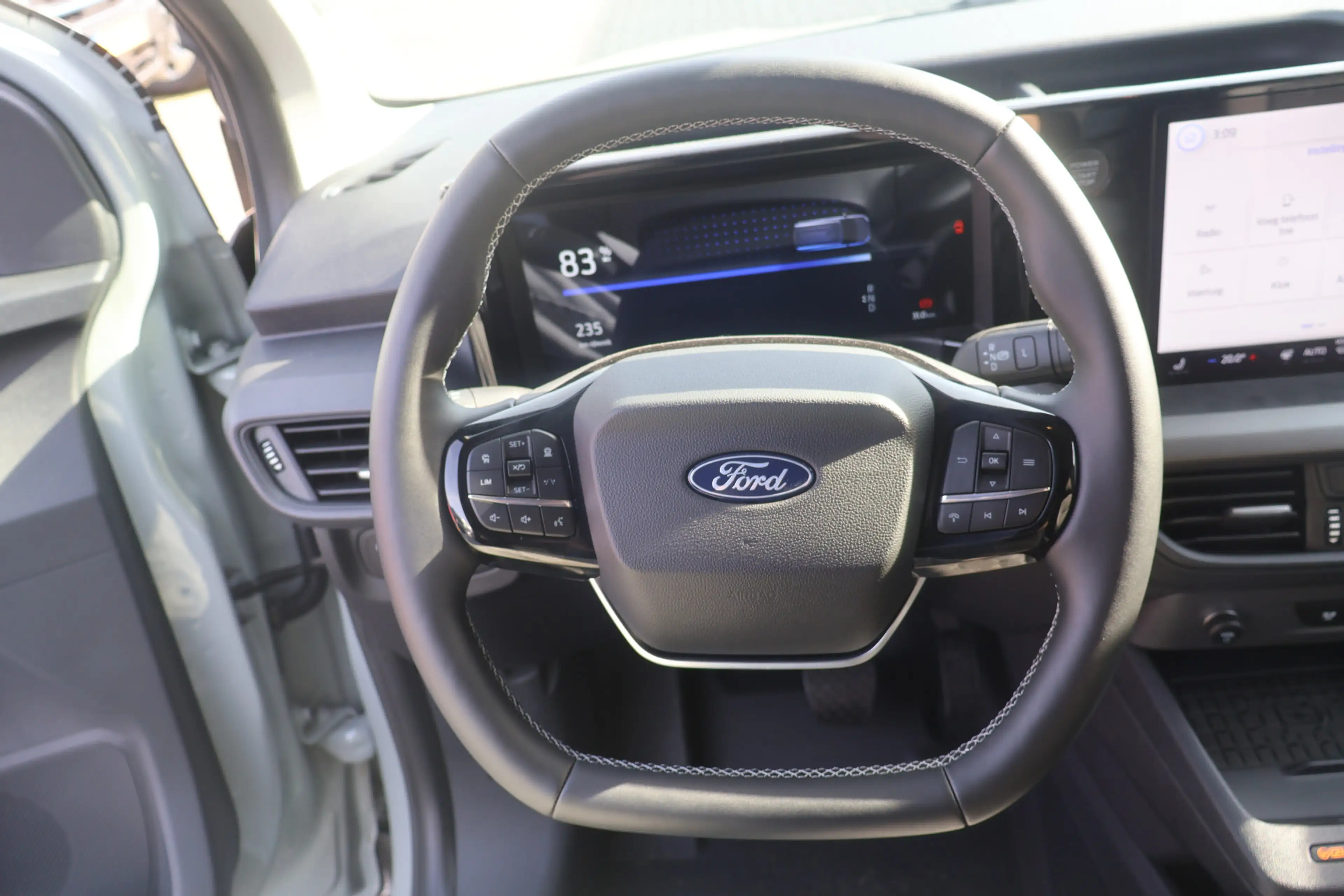 Ford Transit Courier E-Transit Limited 44 kWh Navigatie Airco — photo 16