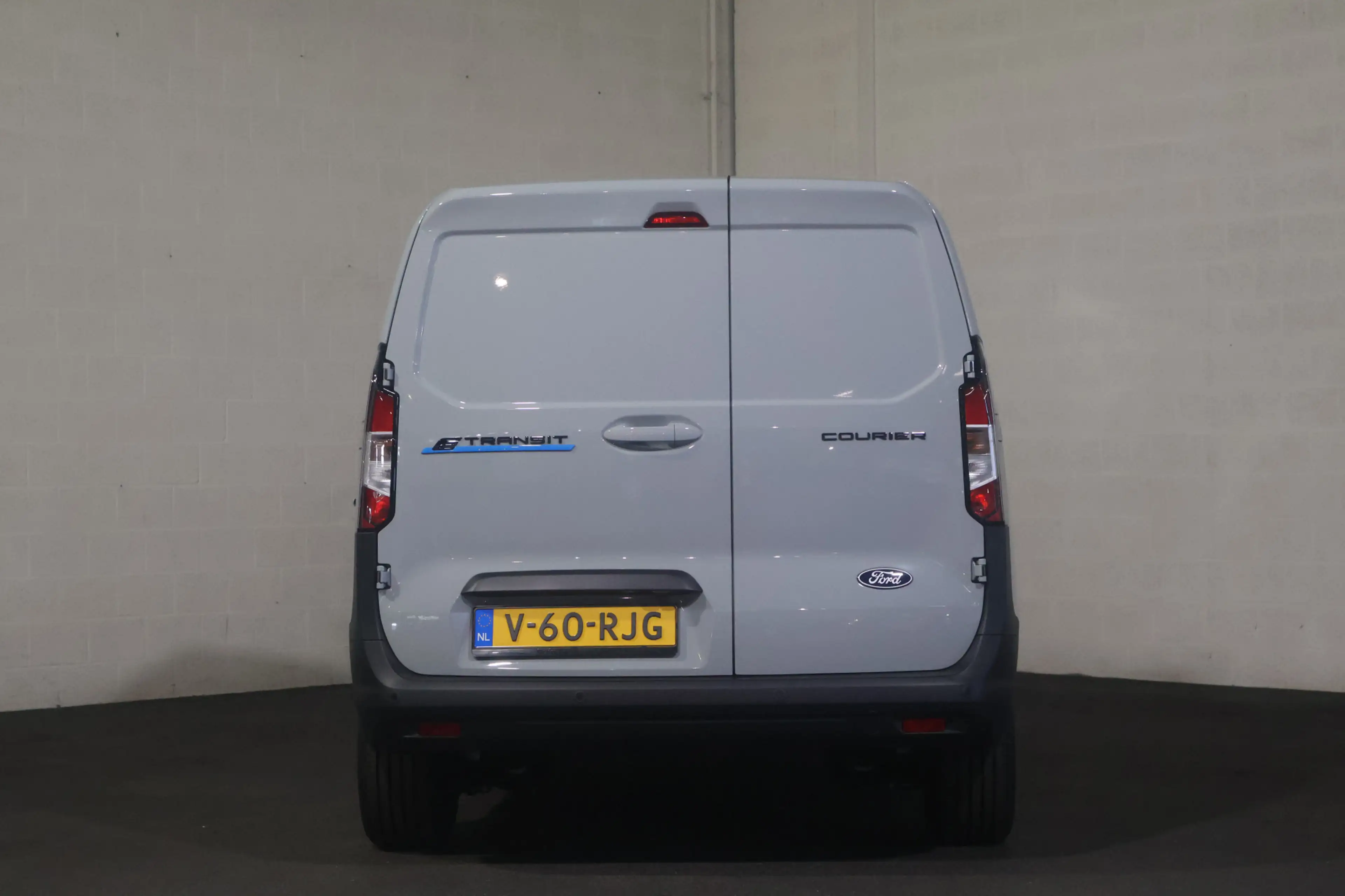 Ford Transit Courier E-Transit Limited 44 kWh Navigatie Airco — photo 8