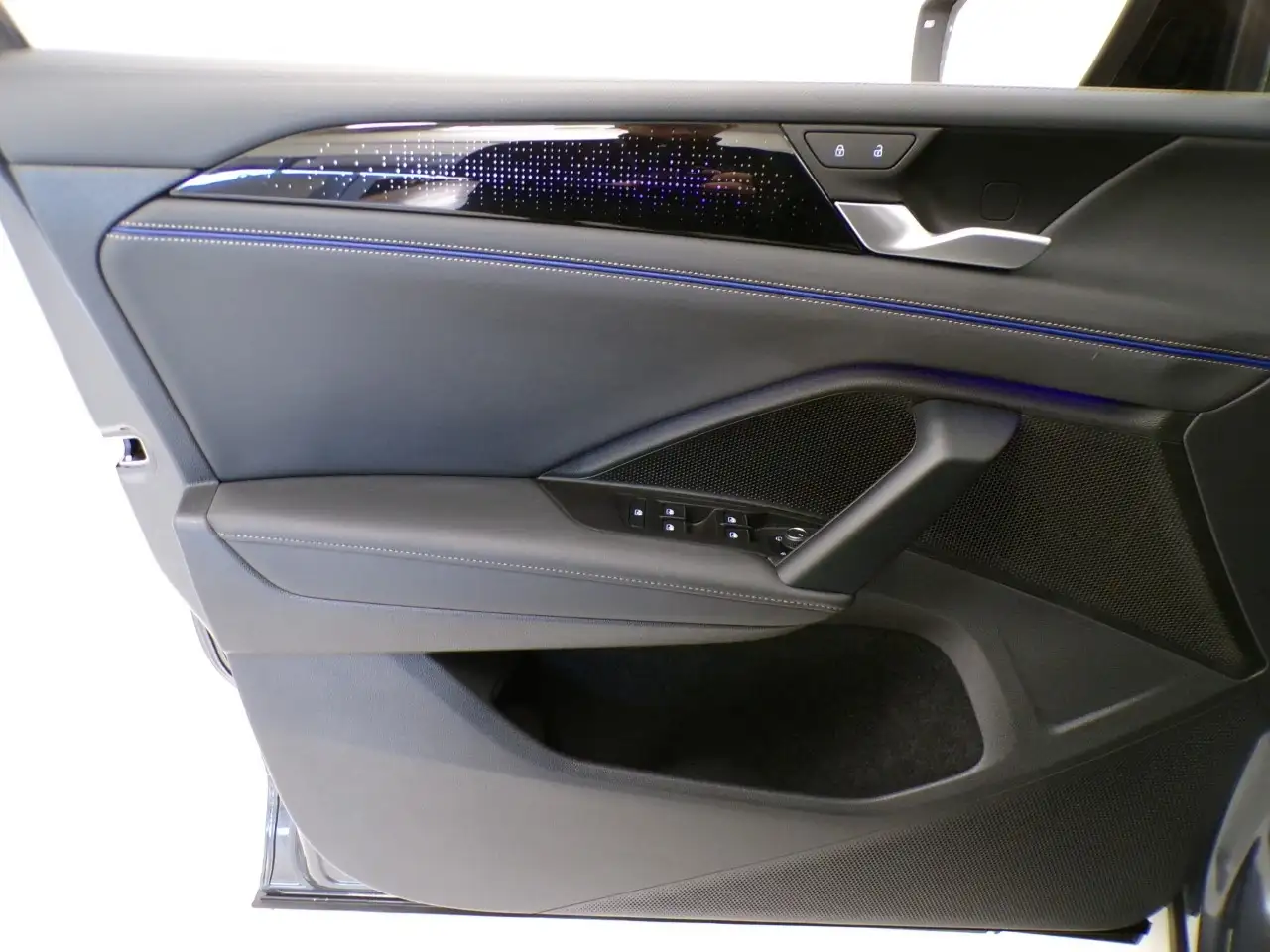 Volkswagen Tiguan III - Tiguan 2.0 tdi R-Line 150cv dsg 9