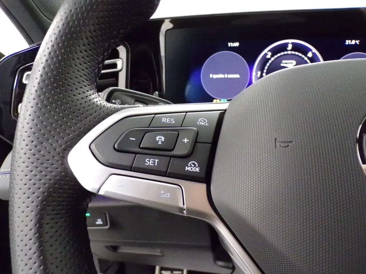 Volkswagen Tiguan III - Tiguan 2.0 tdi R-Line 150cv dsg 15