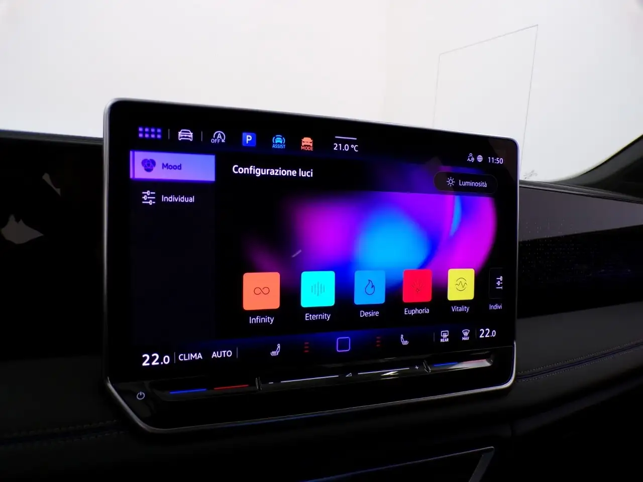 Volkswagen Tiguan III - Tiguan 2.0 tdi R-Line 150cv dsg 17