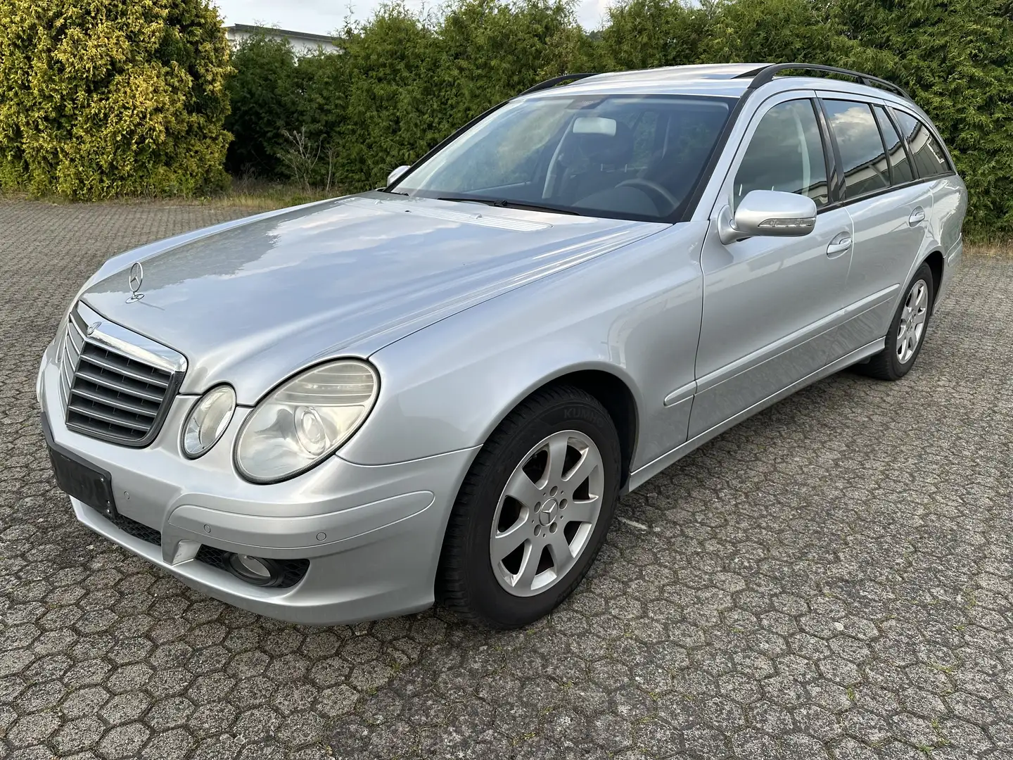 Mercedes-Benz E 200 E 200 T Kompressor * AHK * SD * HU Neu Gris - 1
