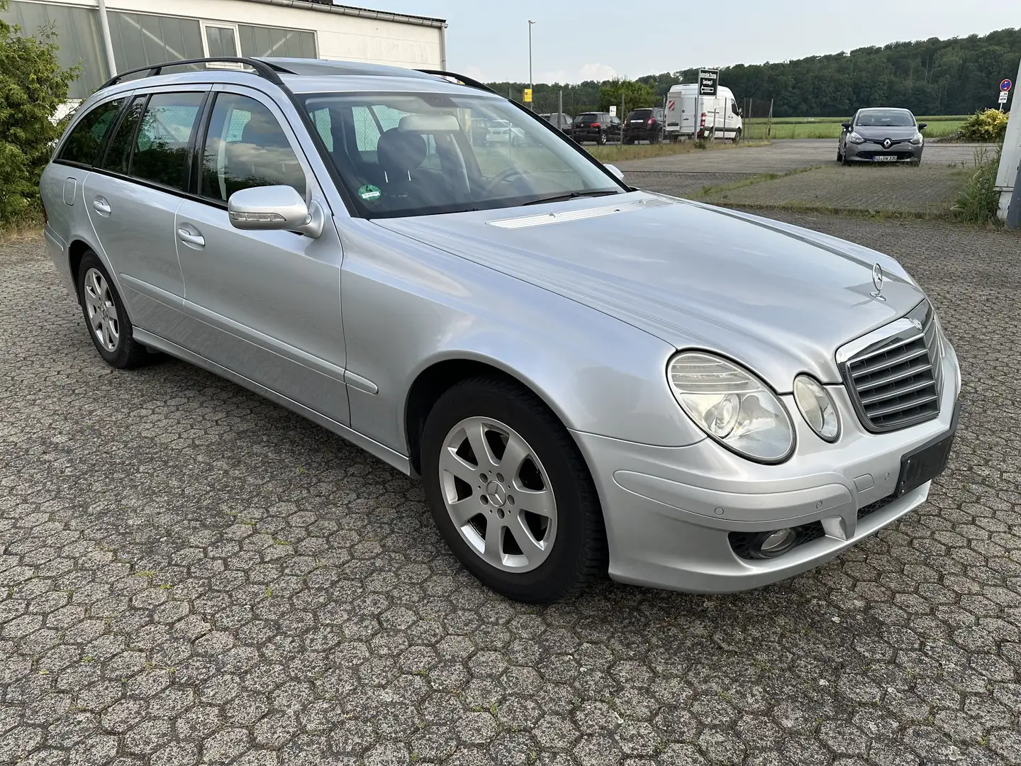 Mercedes-Benz E 200 E 200 T Kompressor * AHK * SD * HU Neu Gris - 2
