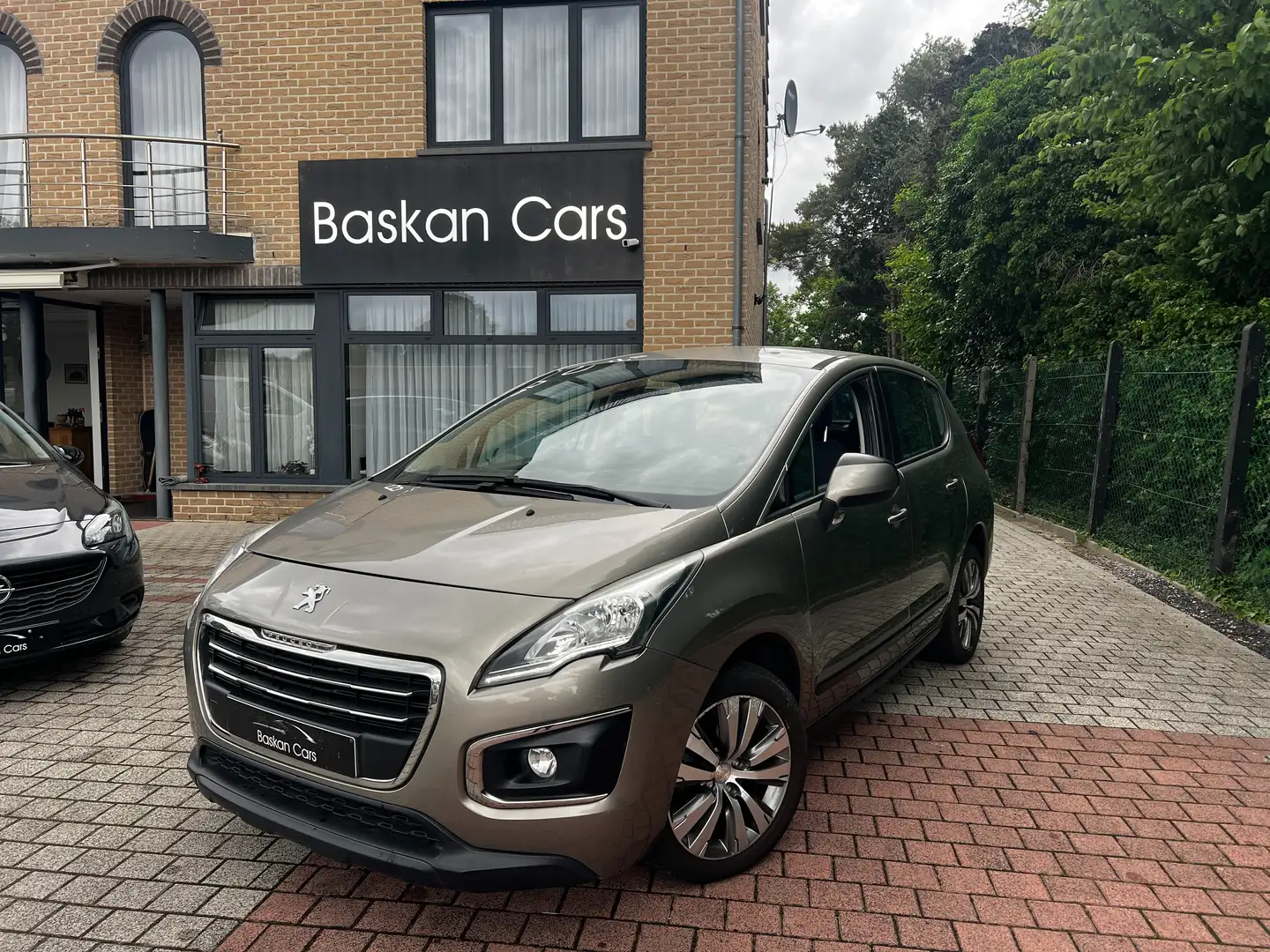Peugeot 3008 1.6i/M2014/AIRCO/NAVIGATIE/12M GARANTIE Barna - 1