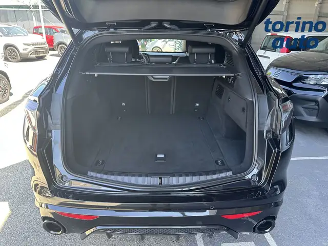 Alfa Romeo Stelvio view 27