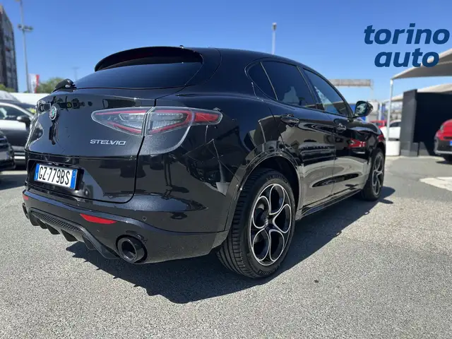 Alfa Romeo Stelvio view 7