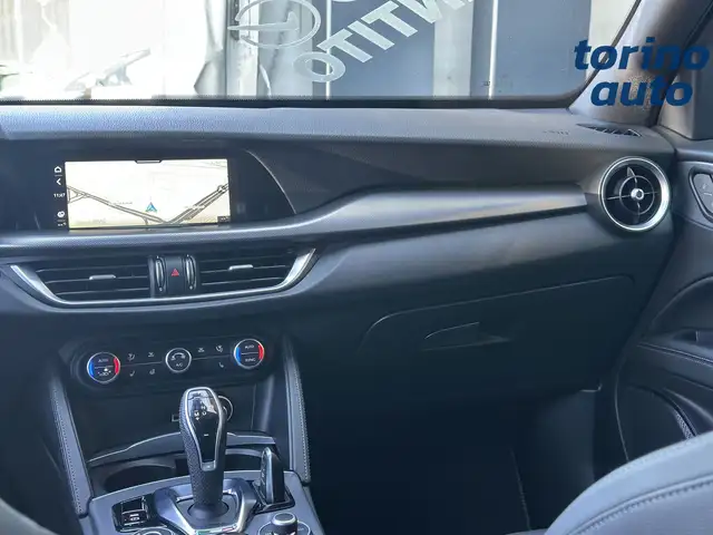 Alfa Romeo Stelvio view 15