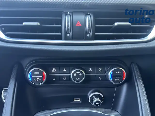 Alfa Romeo Stelvio view 23