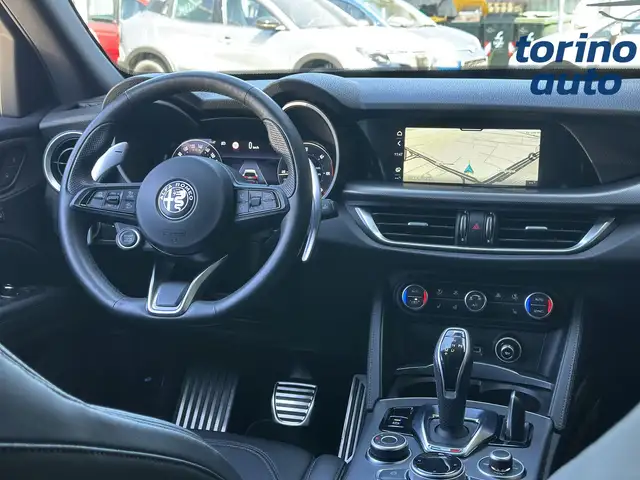 Alfa Romeo Stelvio view 16