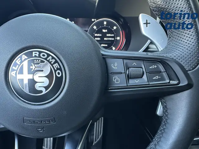 Alfa Romeo Stelvio view 19