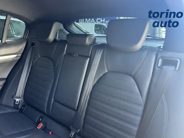 Alfa Romeo Stelvio view 12