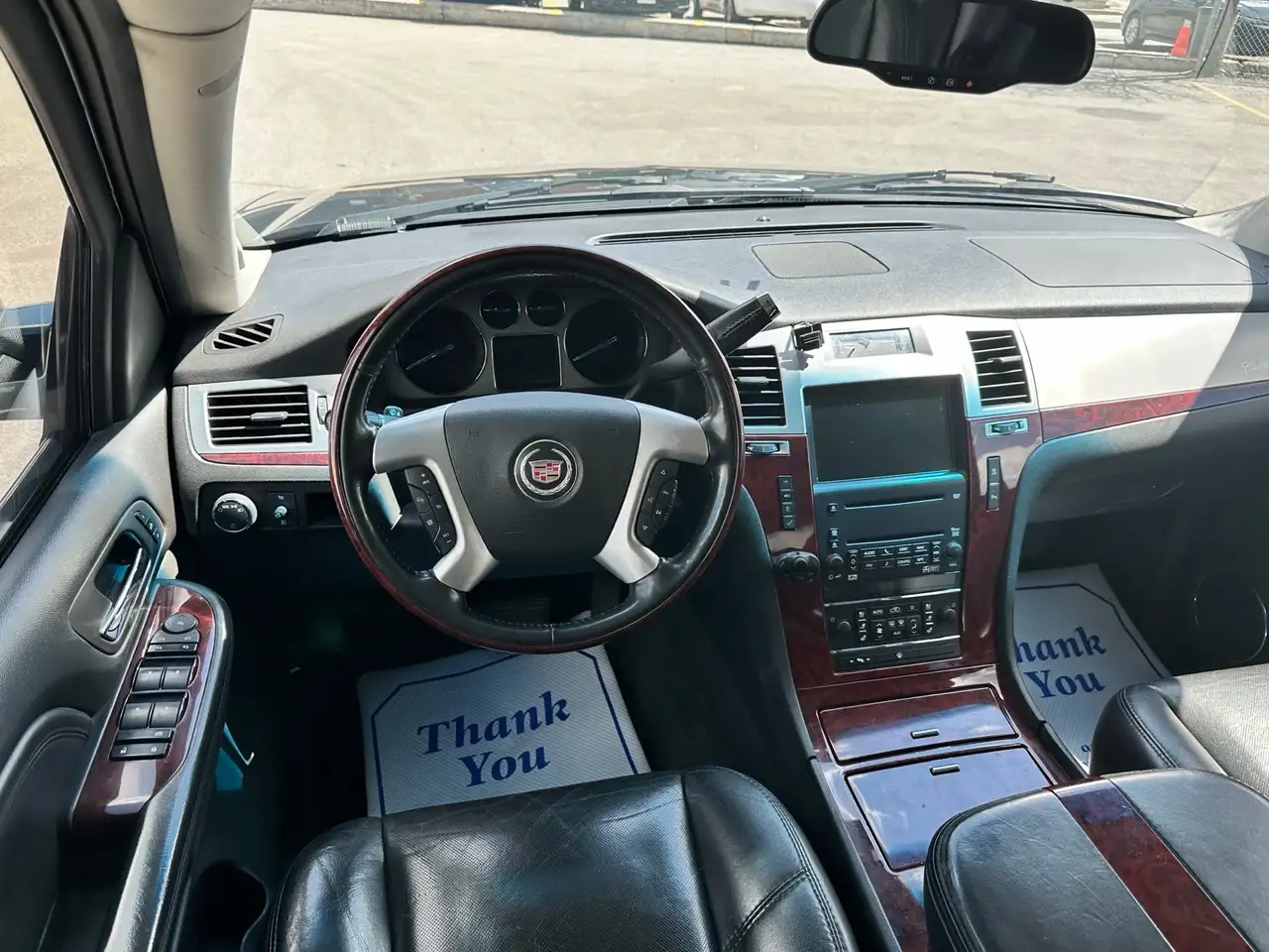 Cadillac Escalade снимка Cadillac Escalade