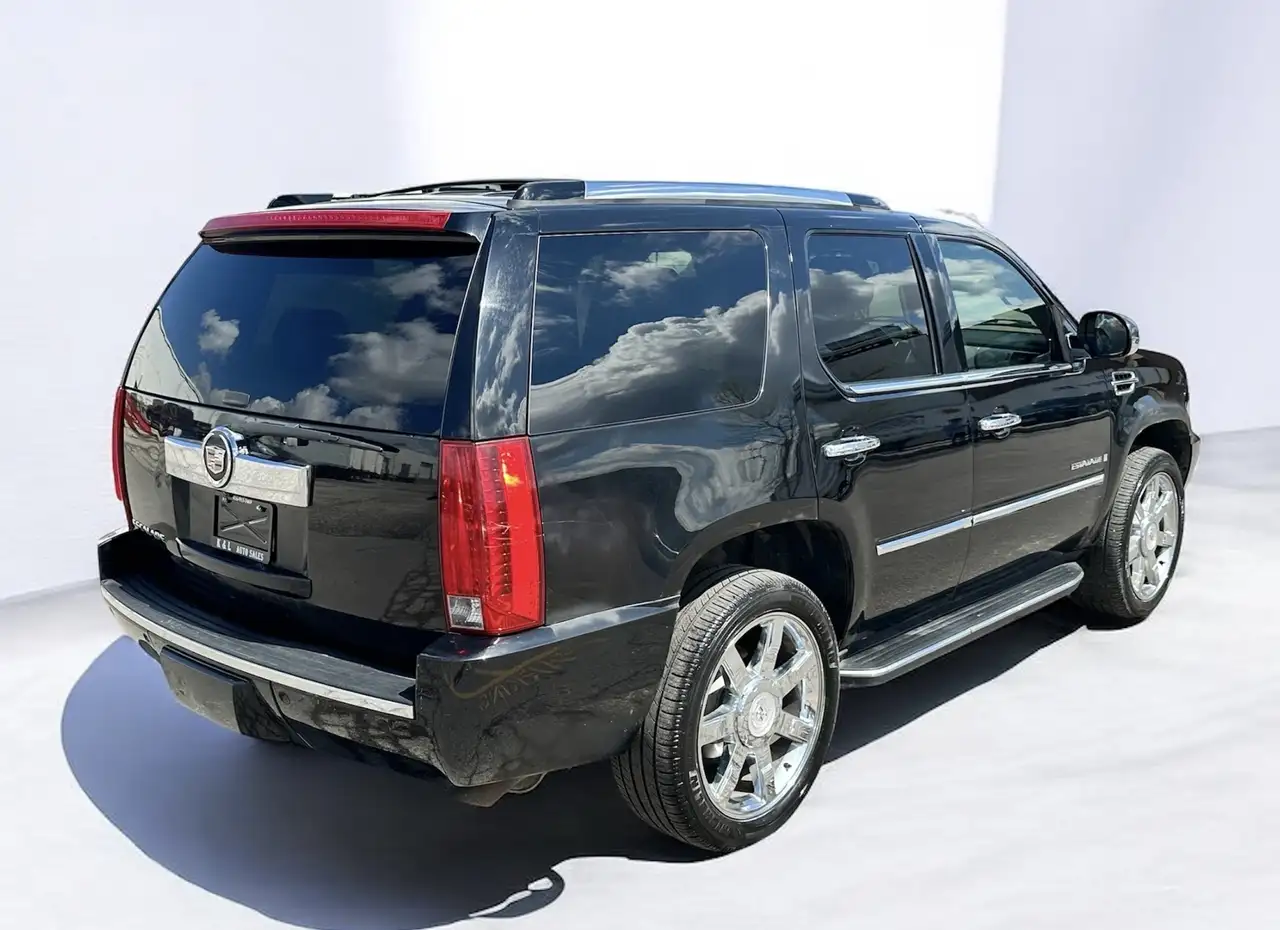 Cadillac Escalade снимка Cadillac Escalade