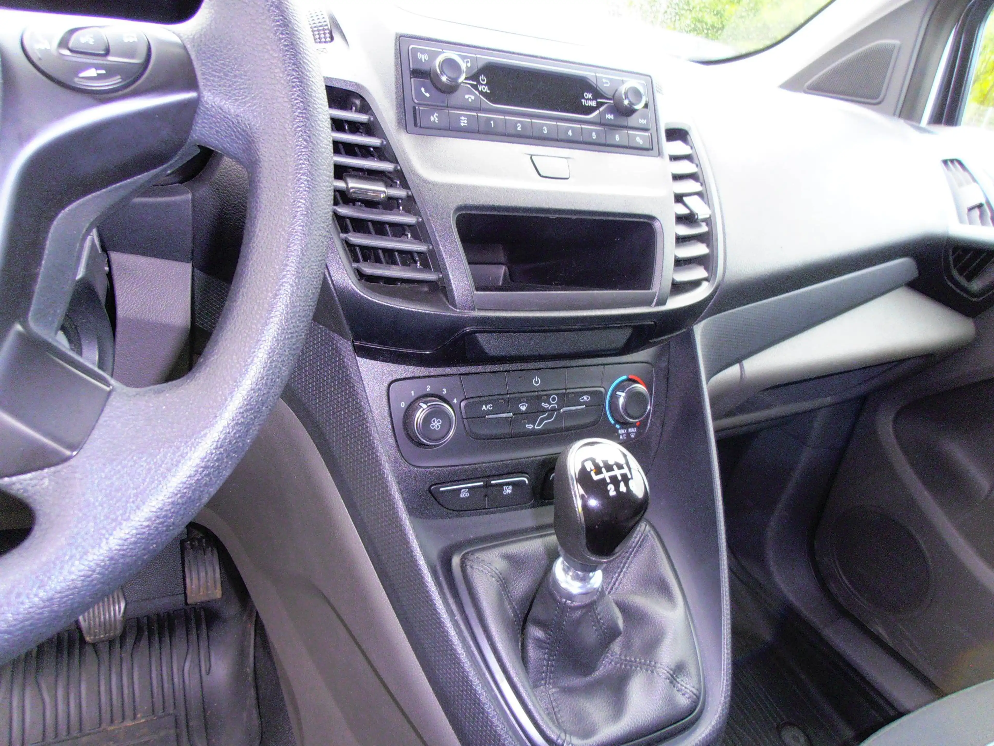 Ford Transit Connect Kasten — photo 13