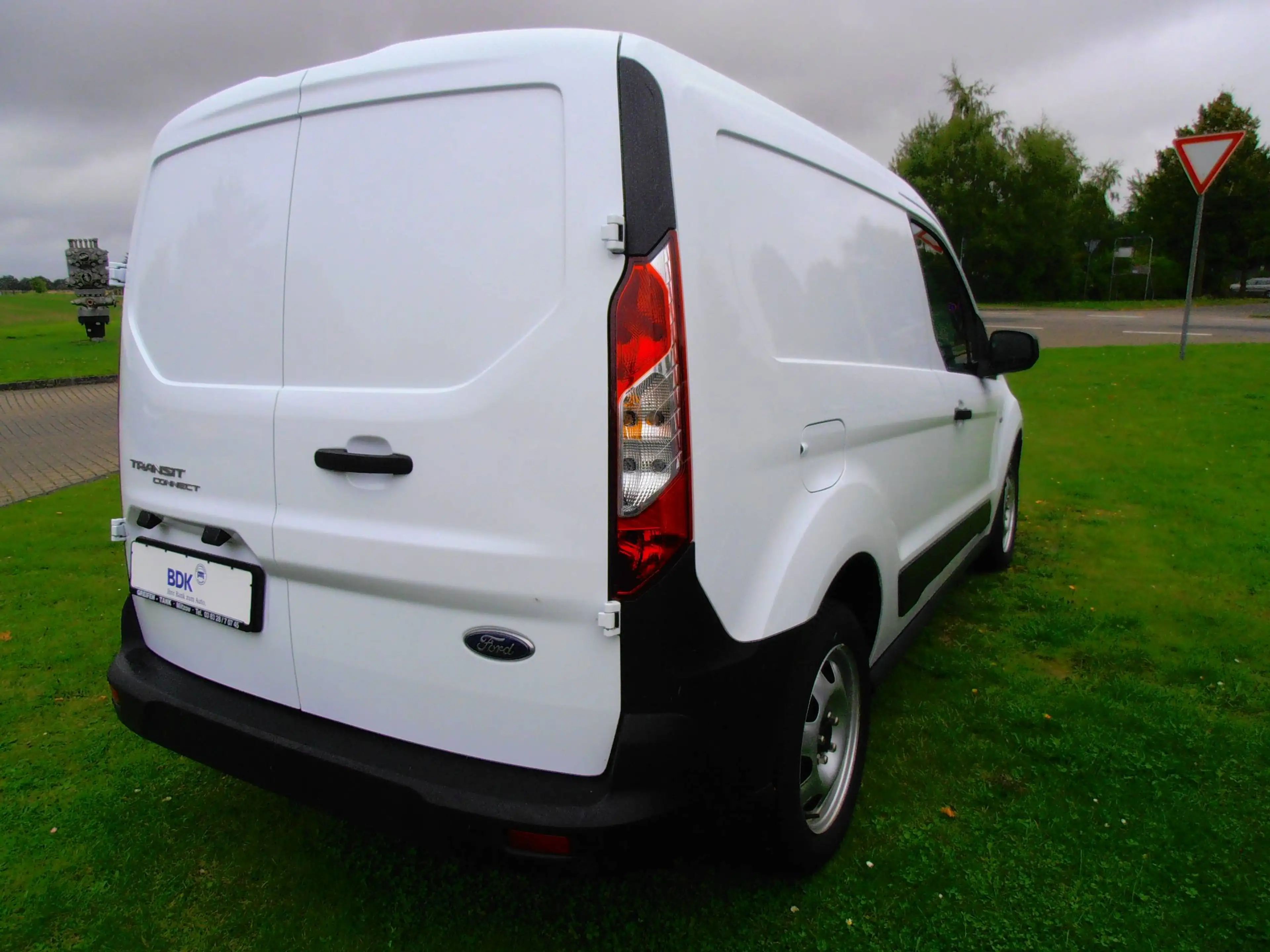 Ford Transit Connect Kasten — photo 3