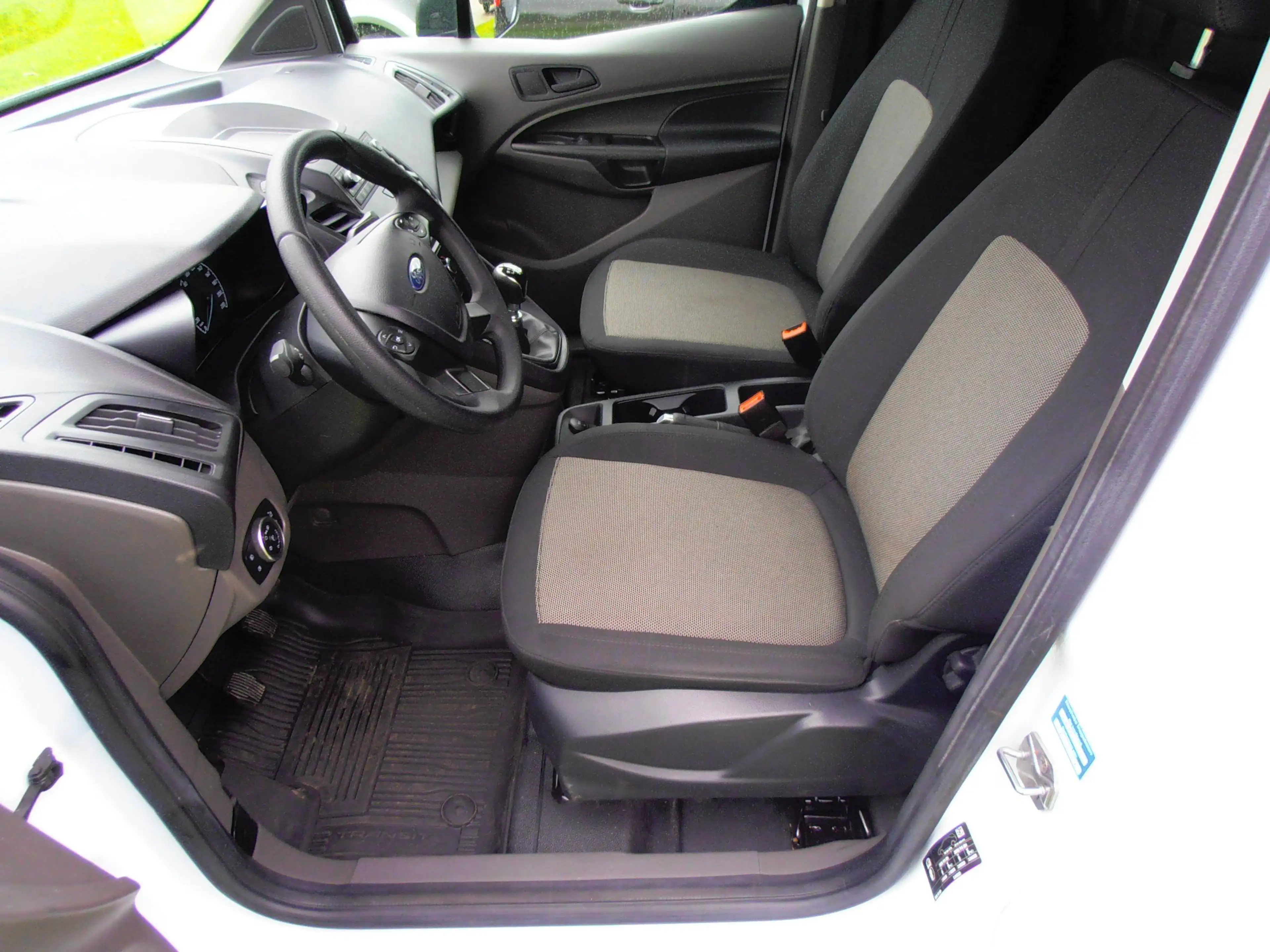 Ford Transit Connect Kasten — photo 9