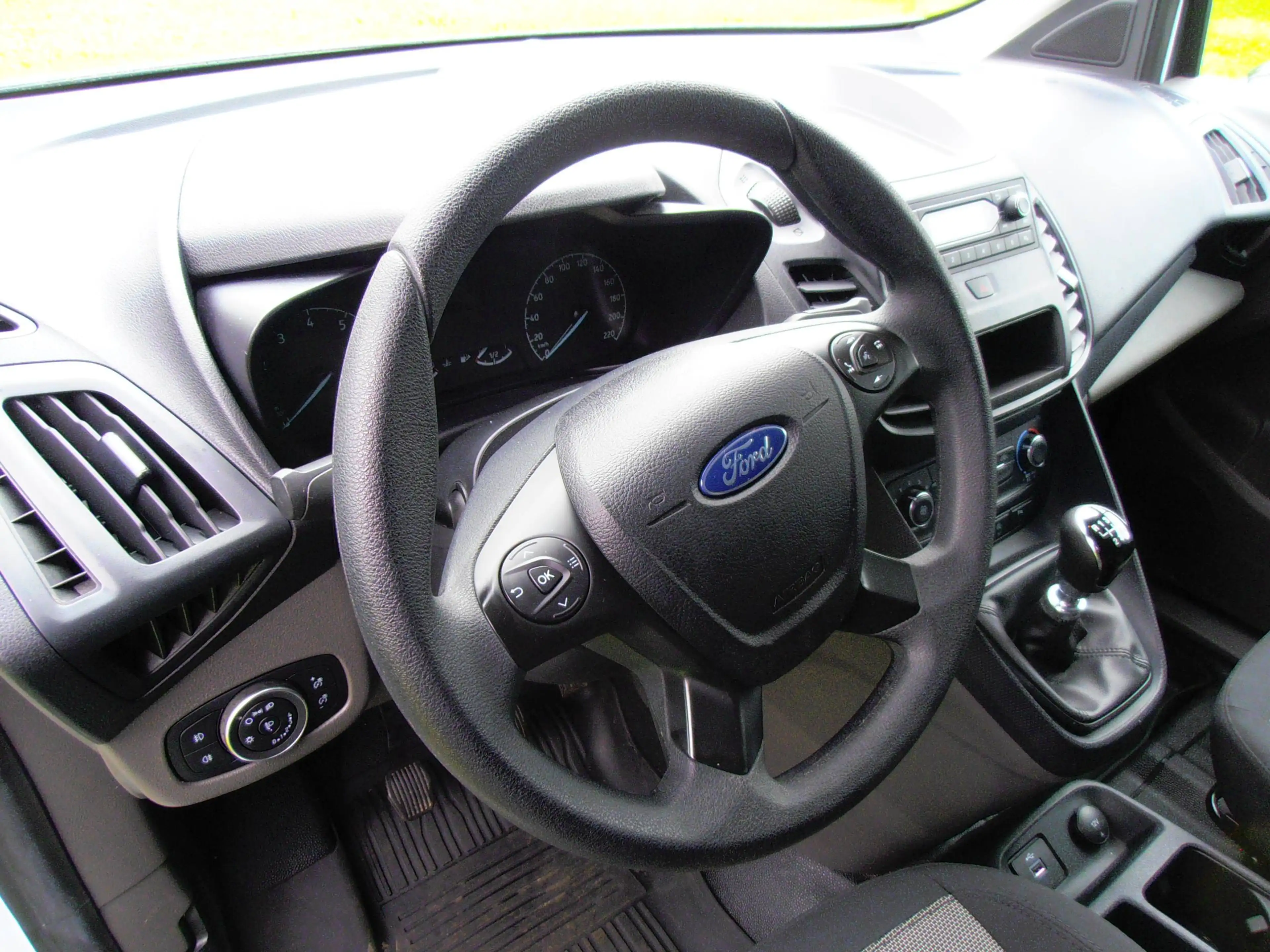 Ford Transit Connect Kasten — photo 12