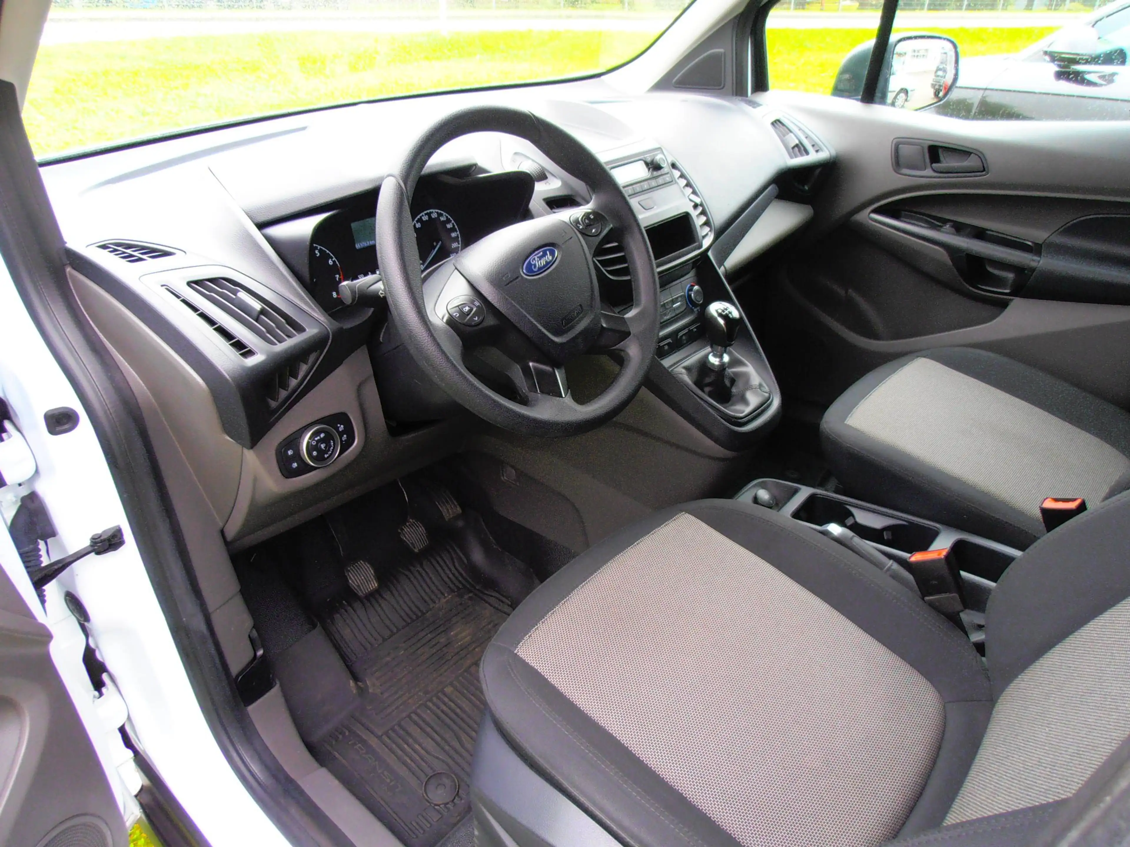 Ford Transit Connect Kasten — photo 7