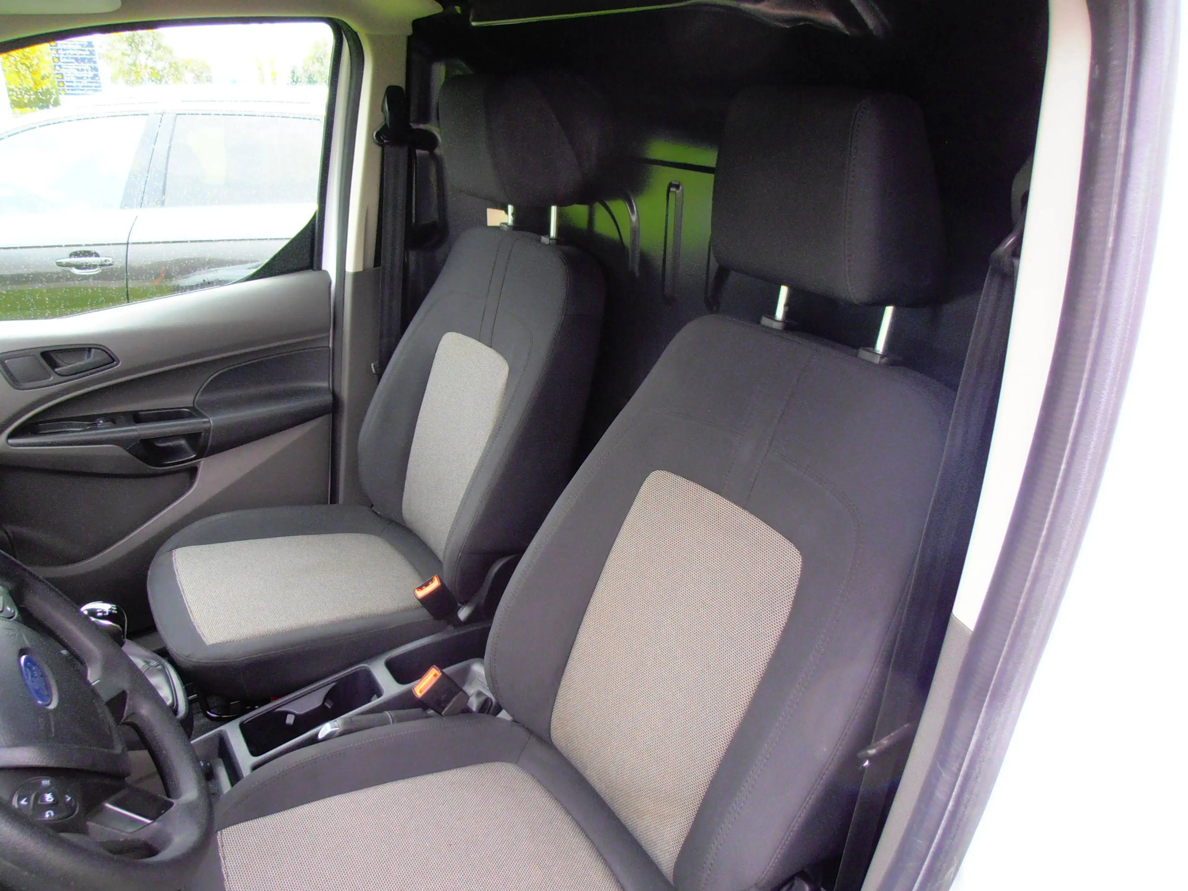 Ford Transit Connect Kasten — photo 8
