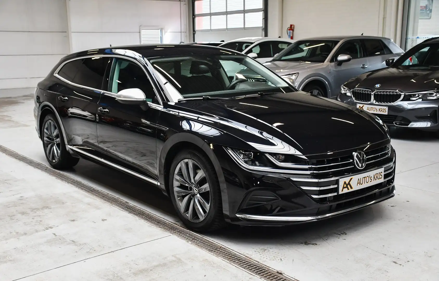 Volkswagen Arteon SB 2.0 TDi SCR Elegance DSG - ALCANTARA / NAVI Zwart - 2