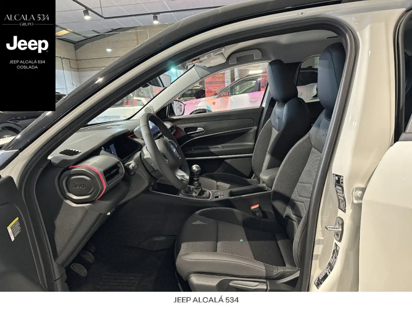 Jeep Avenger Todoterreno Manual de 5 Puertas Gris - 2