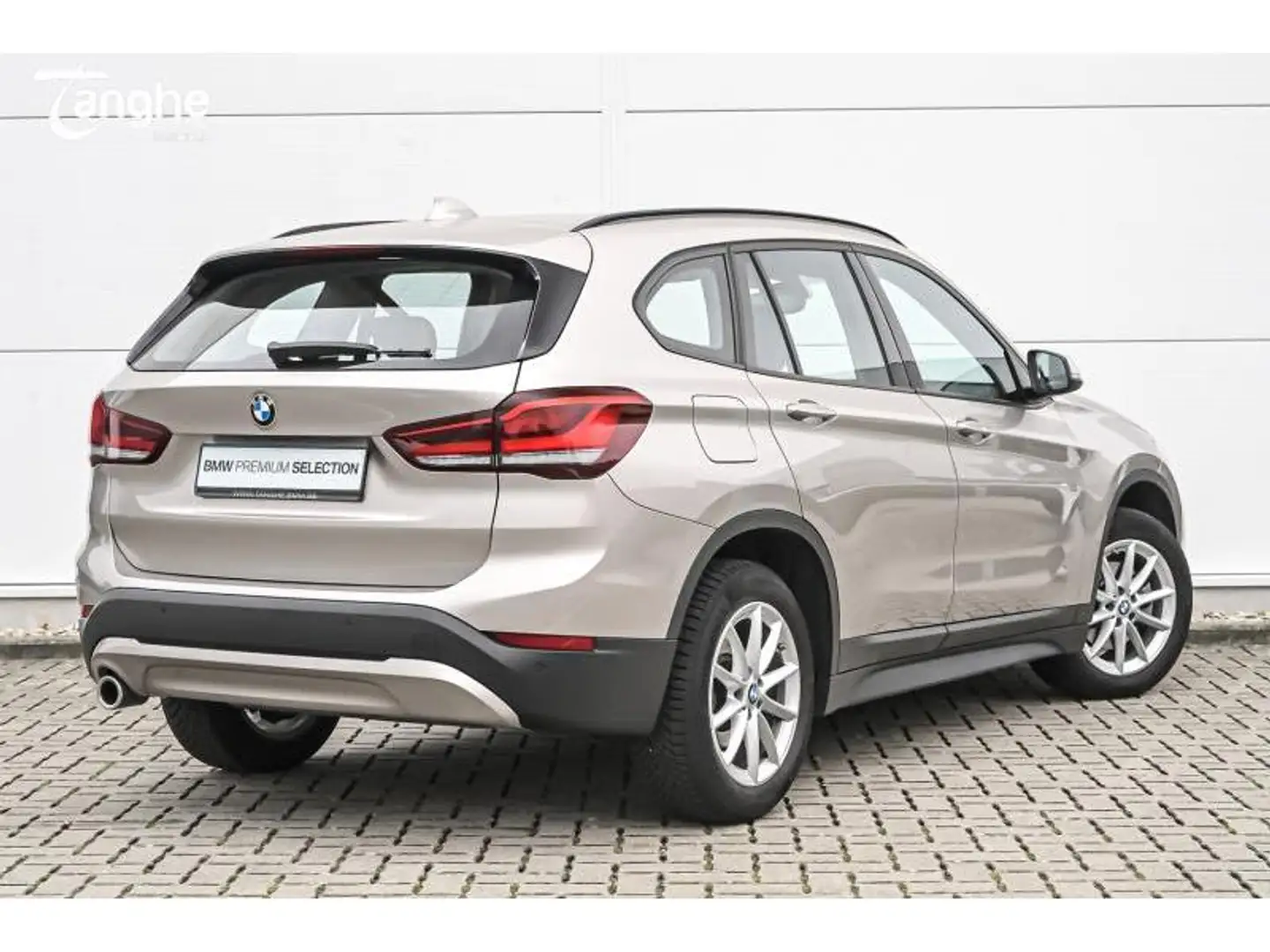 BMW X1 sDrive18iA Grijs - 2